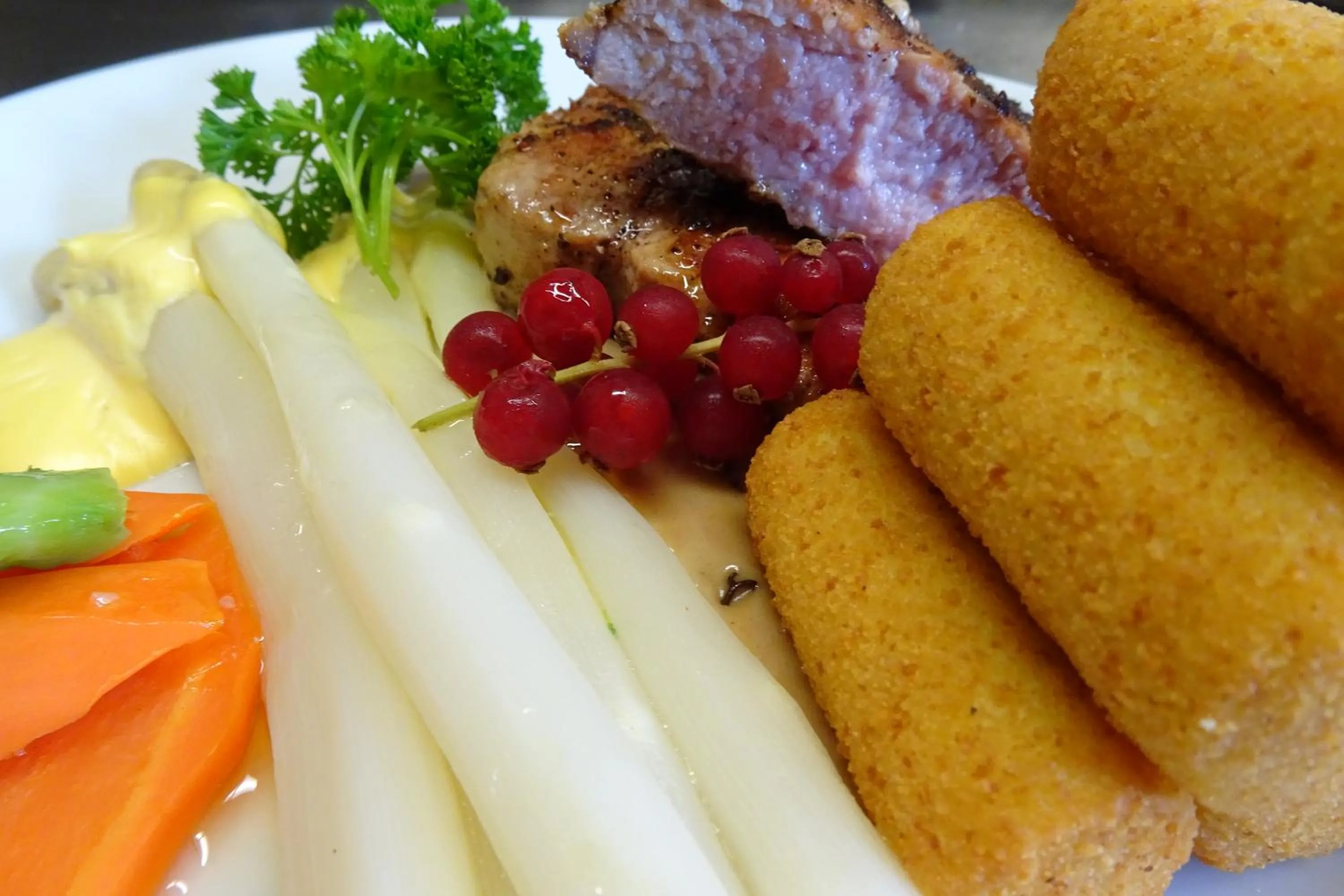 Restaurant/places to eat in Hotel-Restaurant Grina