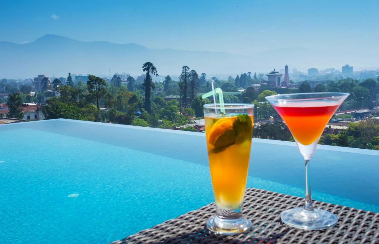 Swimming pool in Hotel Mulberry