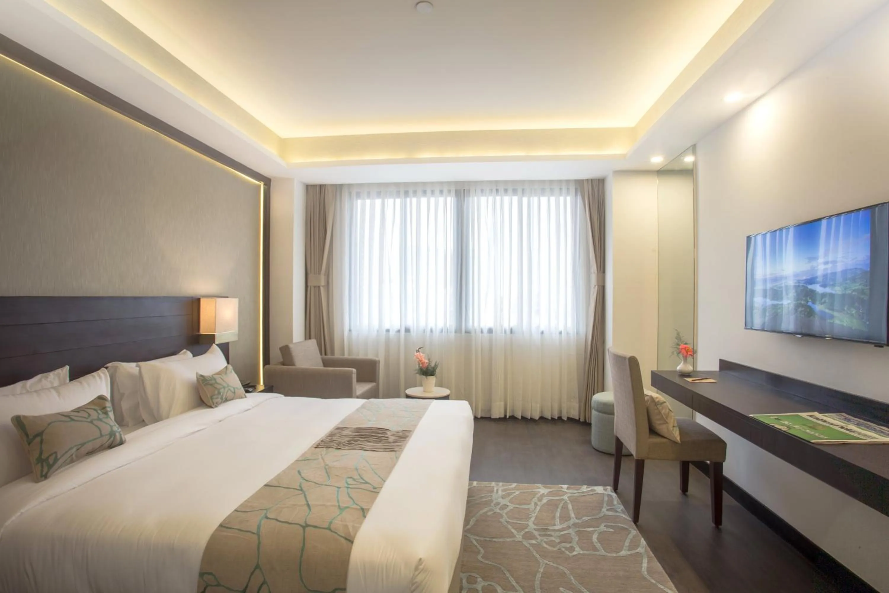 Shower, Bed in Hotel Mulberry