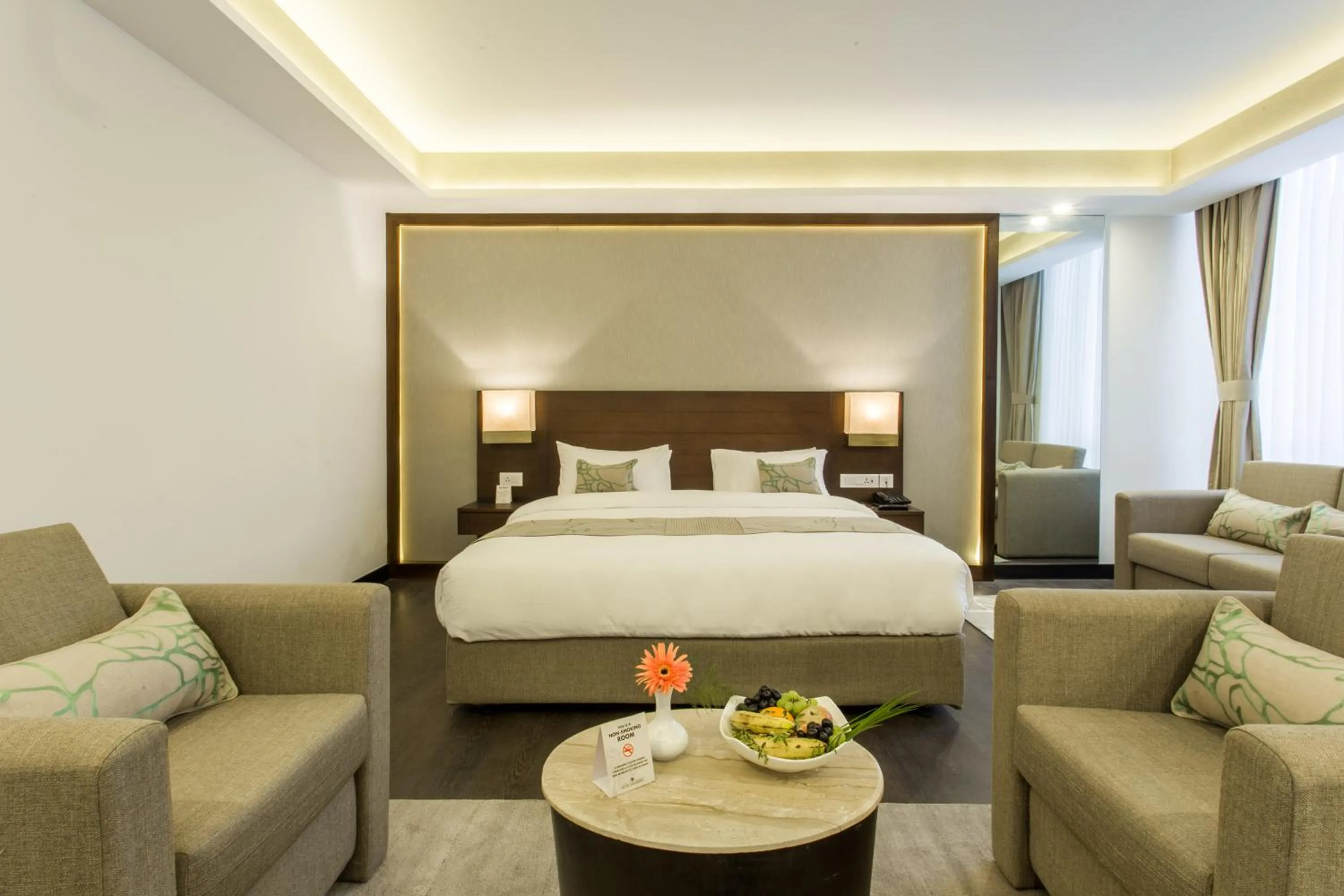 Shower, Bed in Hotel Mulberry