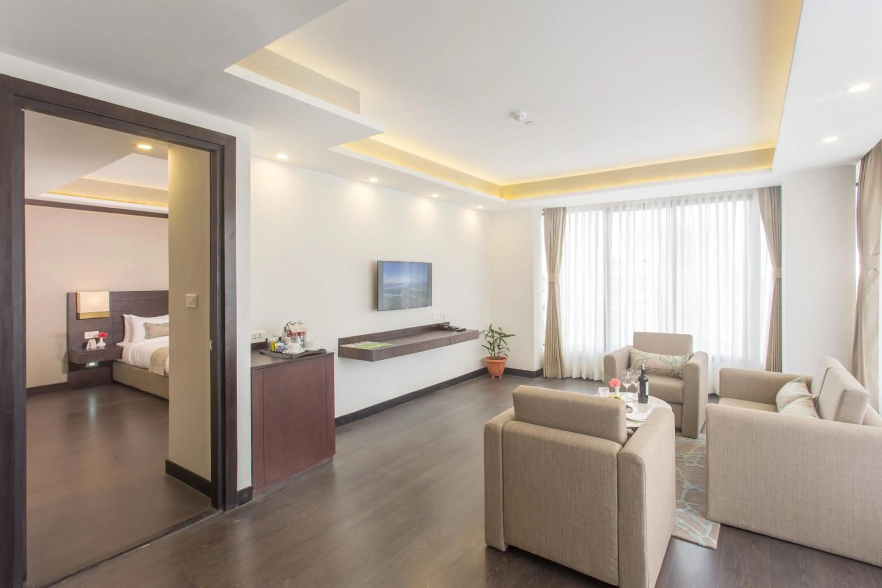 Shower in Hotel Mulberry