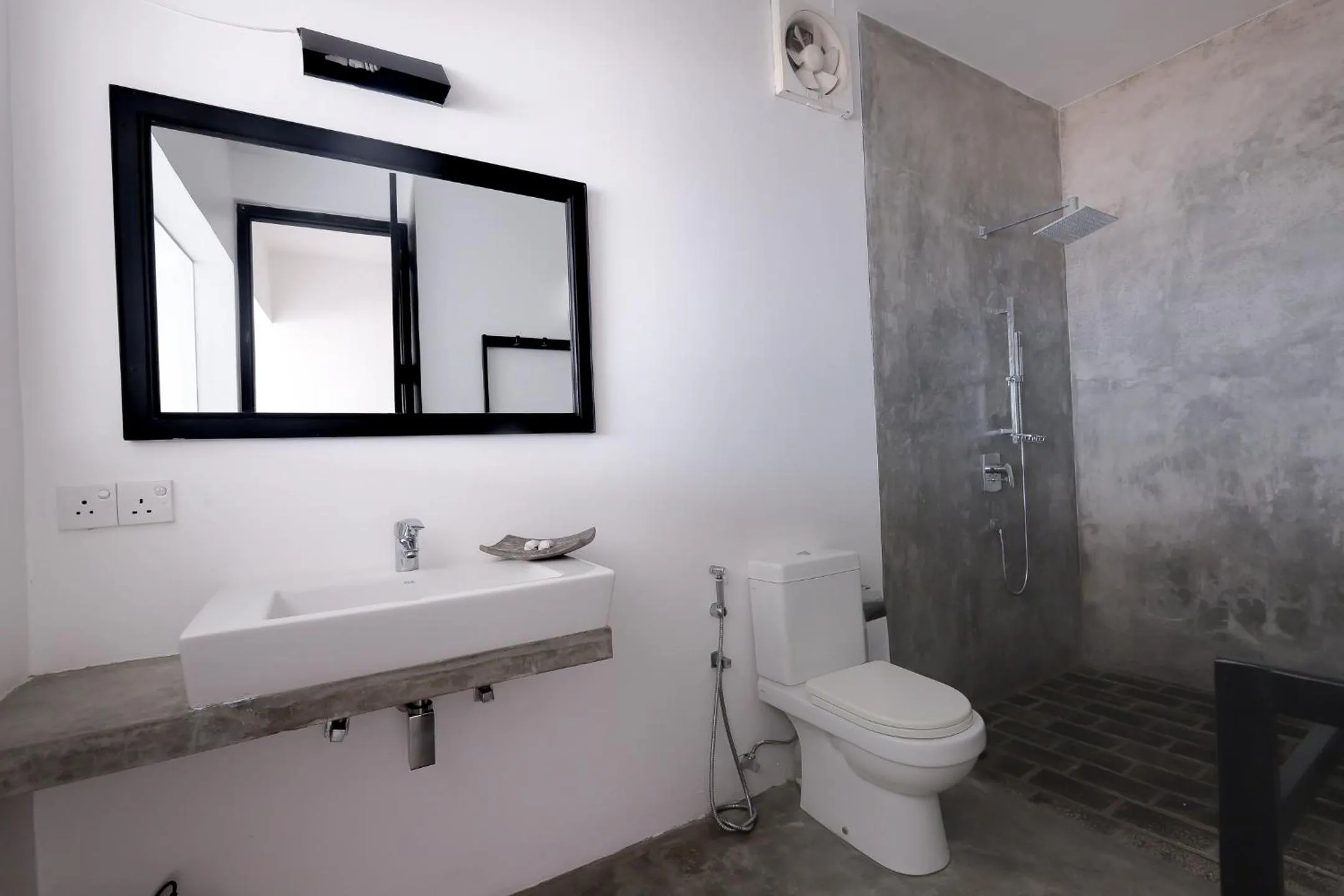 Shower in Bieshu Beach Hive