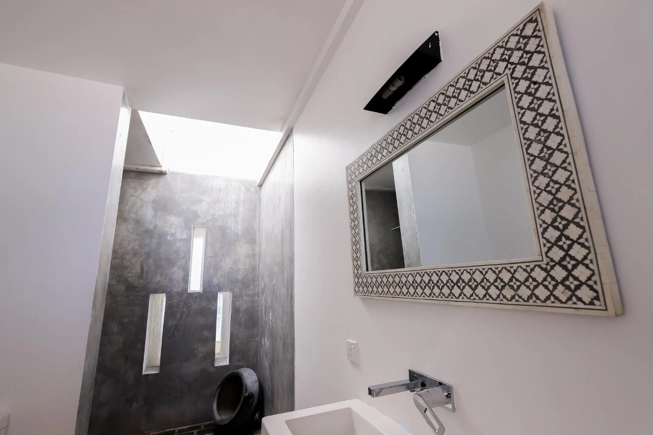 Shower in Bieshu Beach Hive