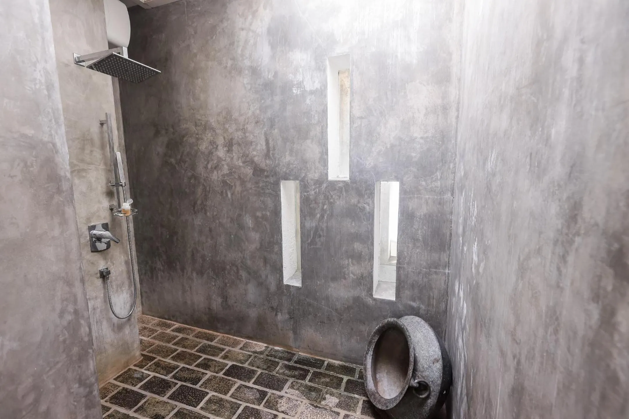 Shower in Bieshu Beach Hive