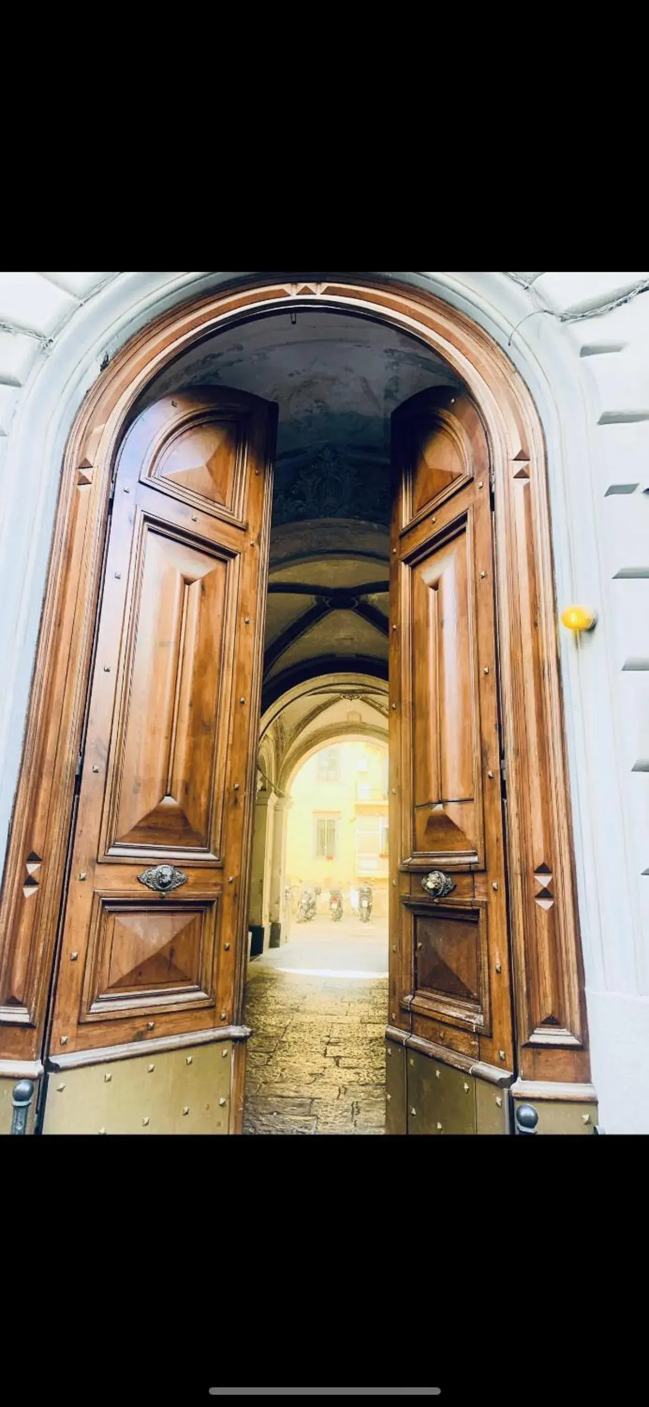 Property building in Certosa Suite Property building in Certosa Suite