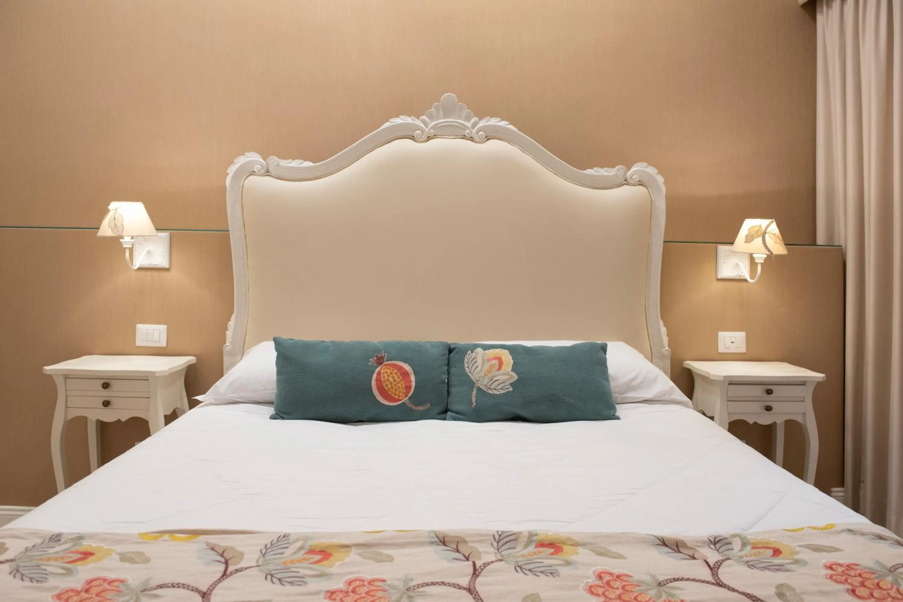 Bedroom, Bed in Certosa Suite