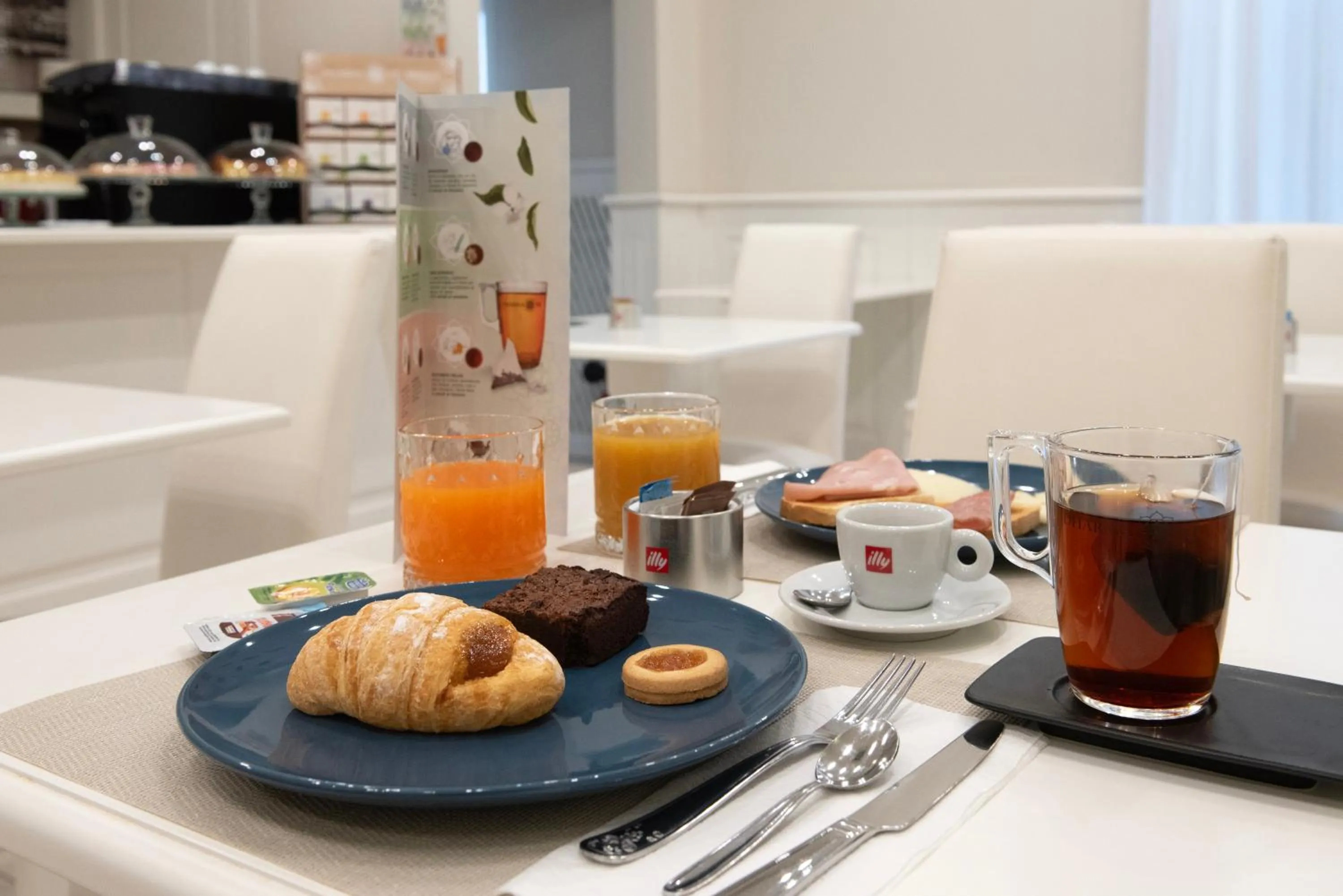 Coffee/tea facilities in Certosa Suite