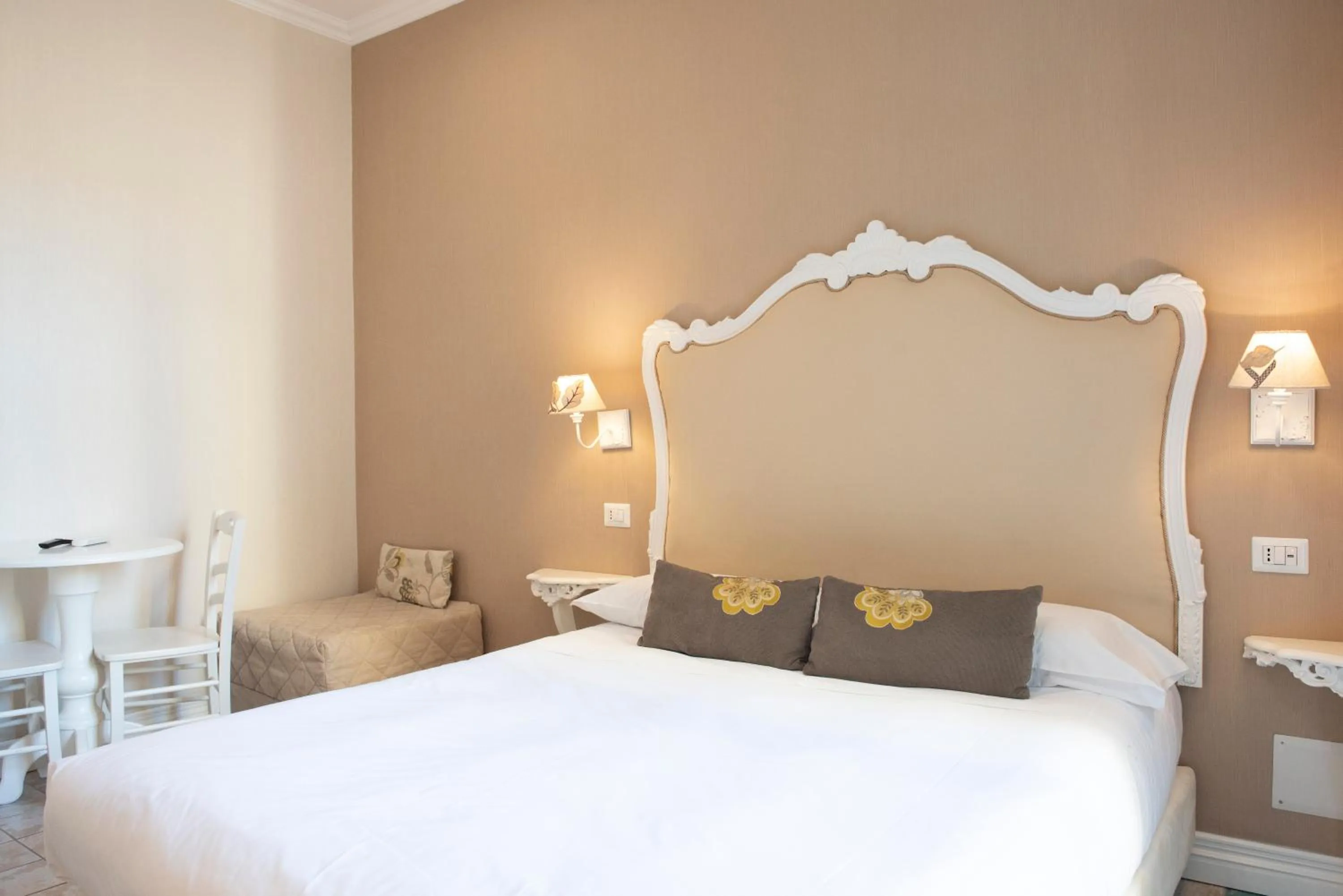 Bedroom, Bed in Certosa Suite