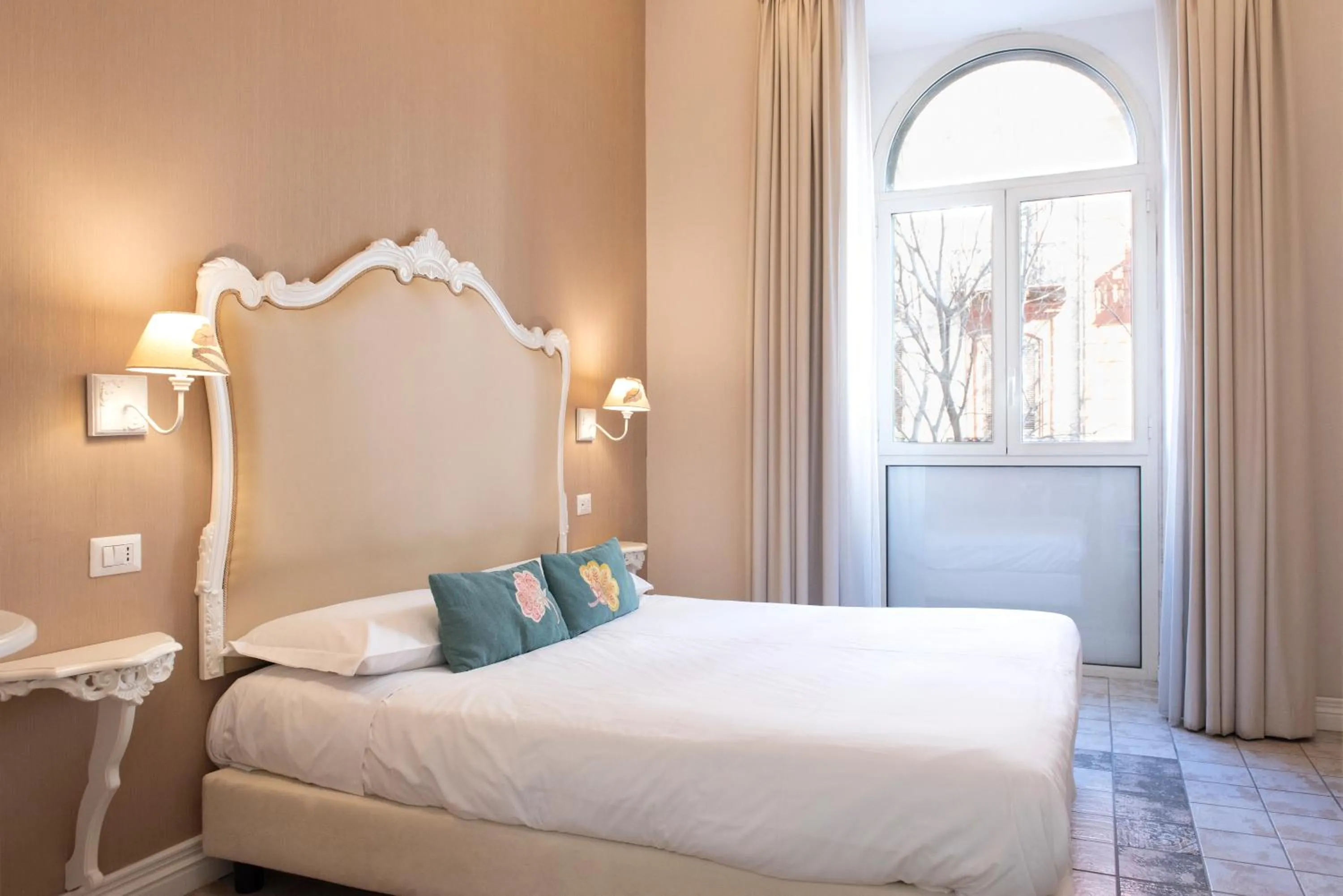 Photo of the whole room, Bed in Certosa Suite