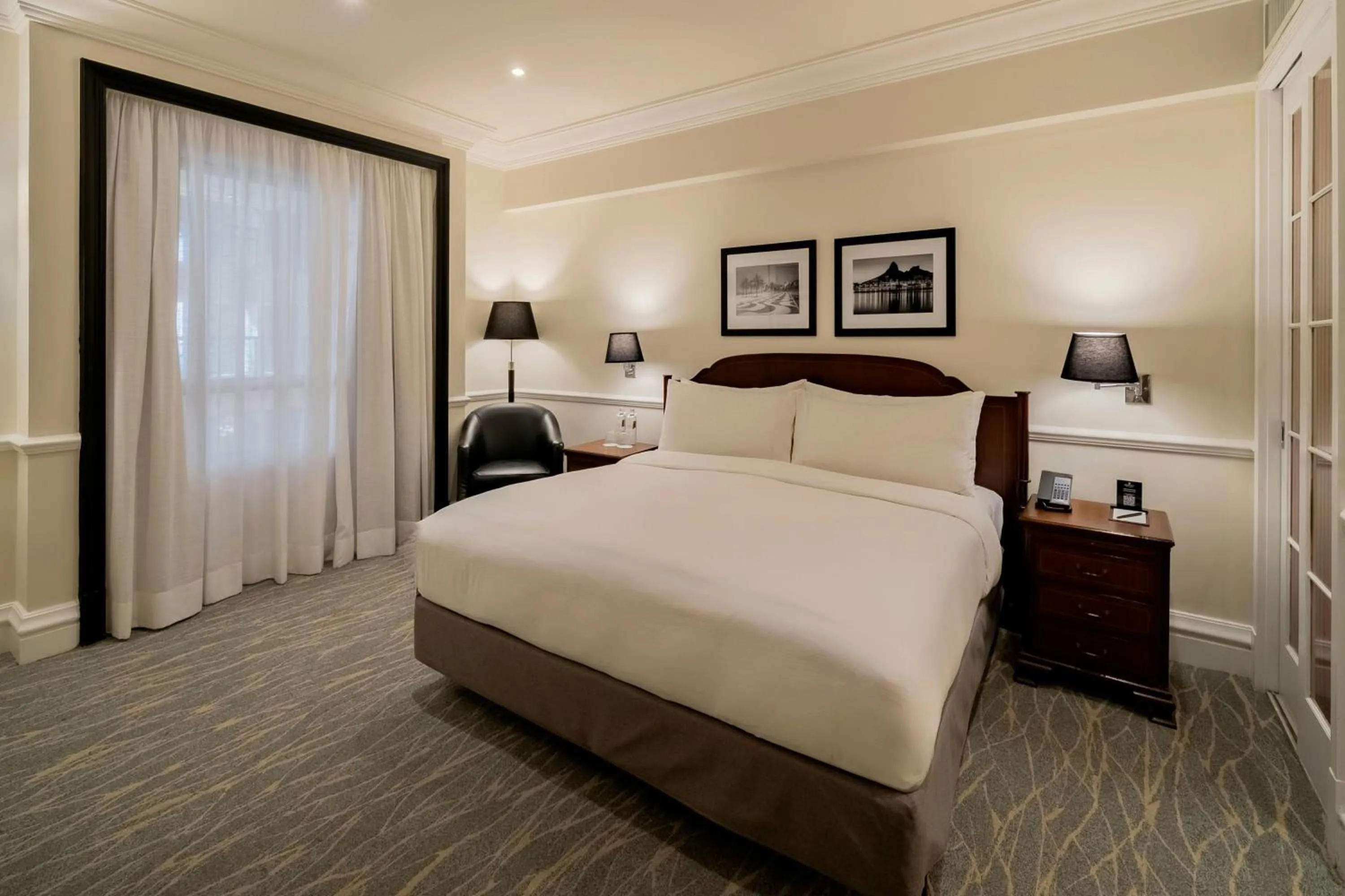 Photo of the whole room, Bed in JW Marriott Rio de Janeiro