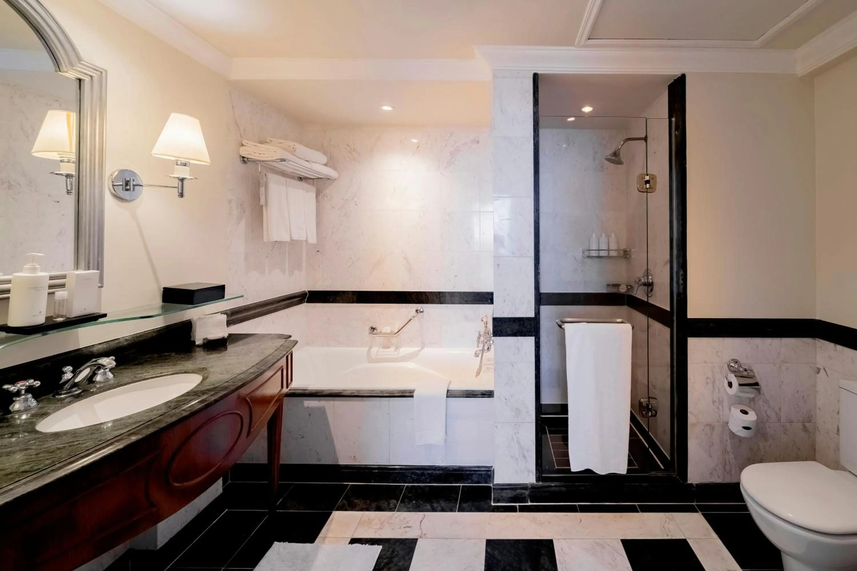 Photo of the whole room in JW Marriott Rio de Janeiro