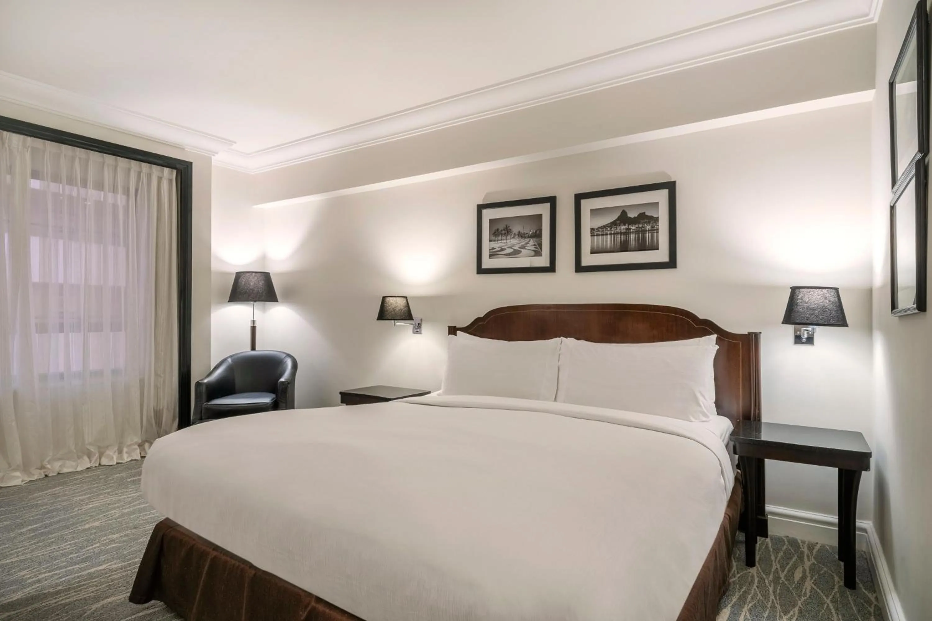 Photo of the whole room, Bed in JW Marriott Rio de Janeiro