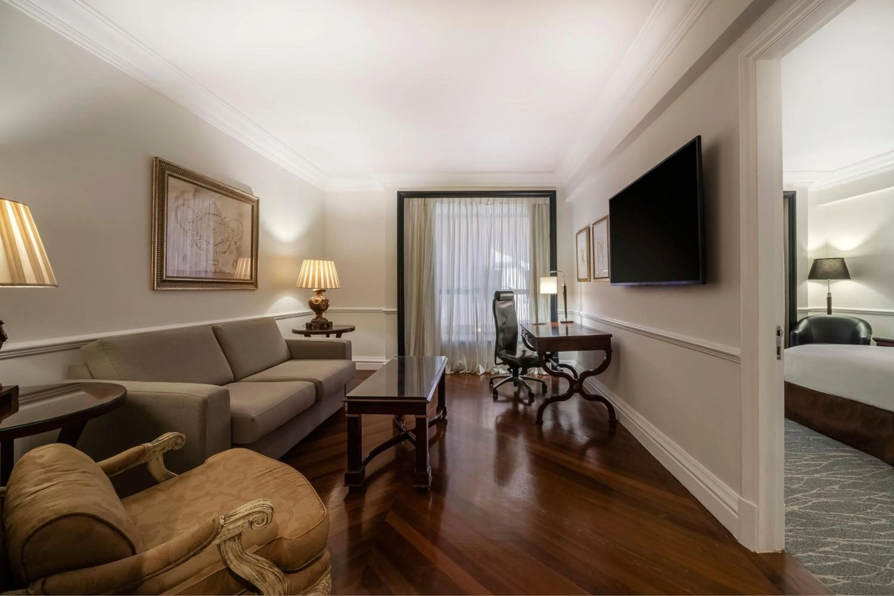Photo of the whole room, Bed in JW Marriott Rio de Janeiro