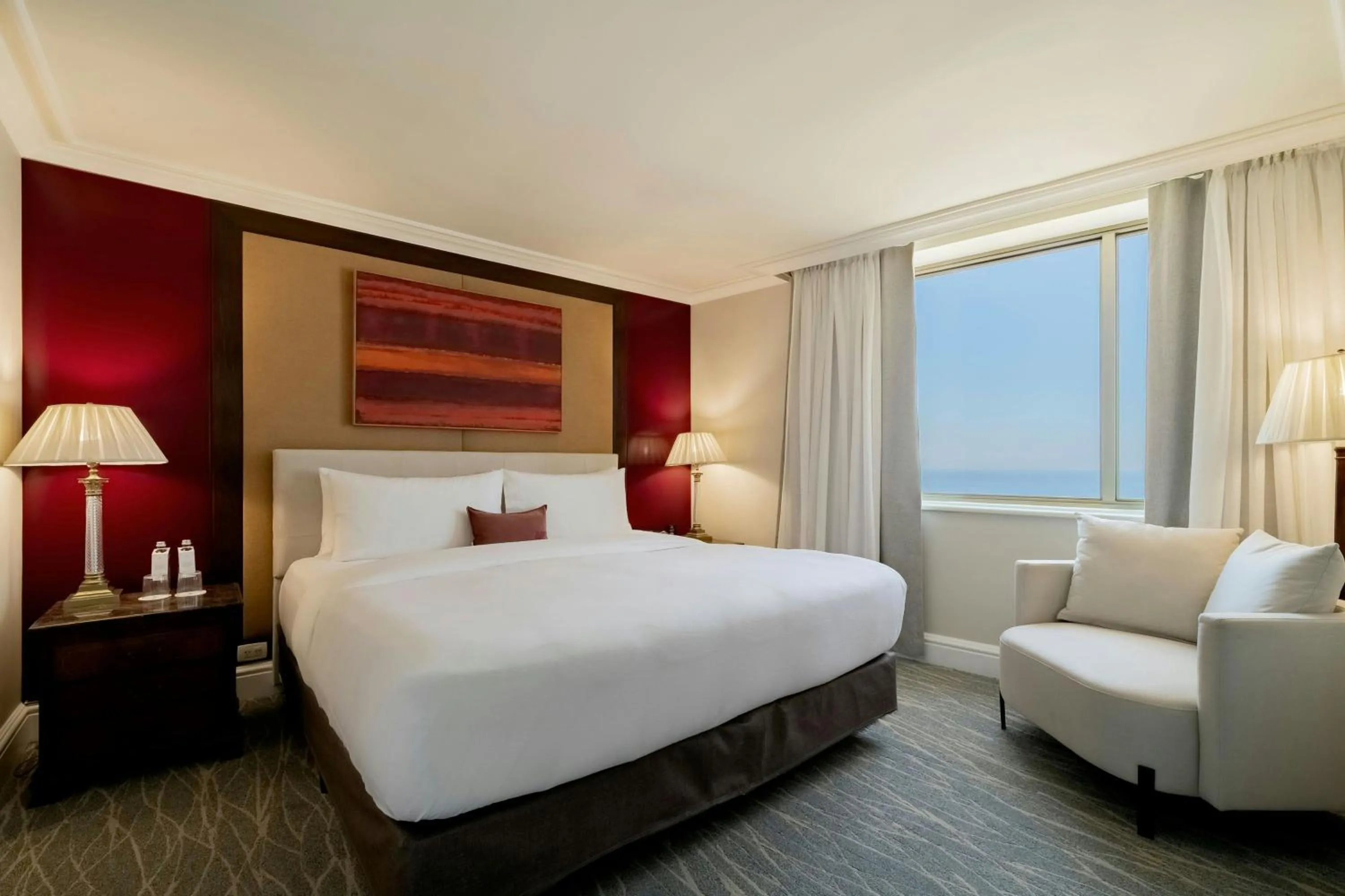 Photo of the whole room, Bed in JW Marriott Rio de Janeiro