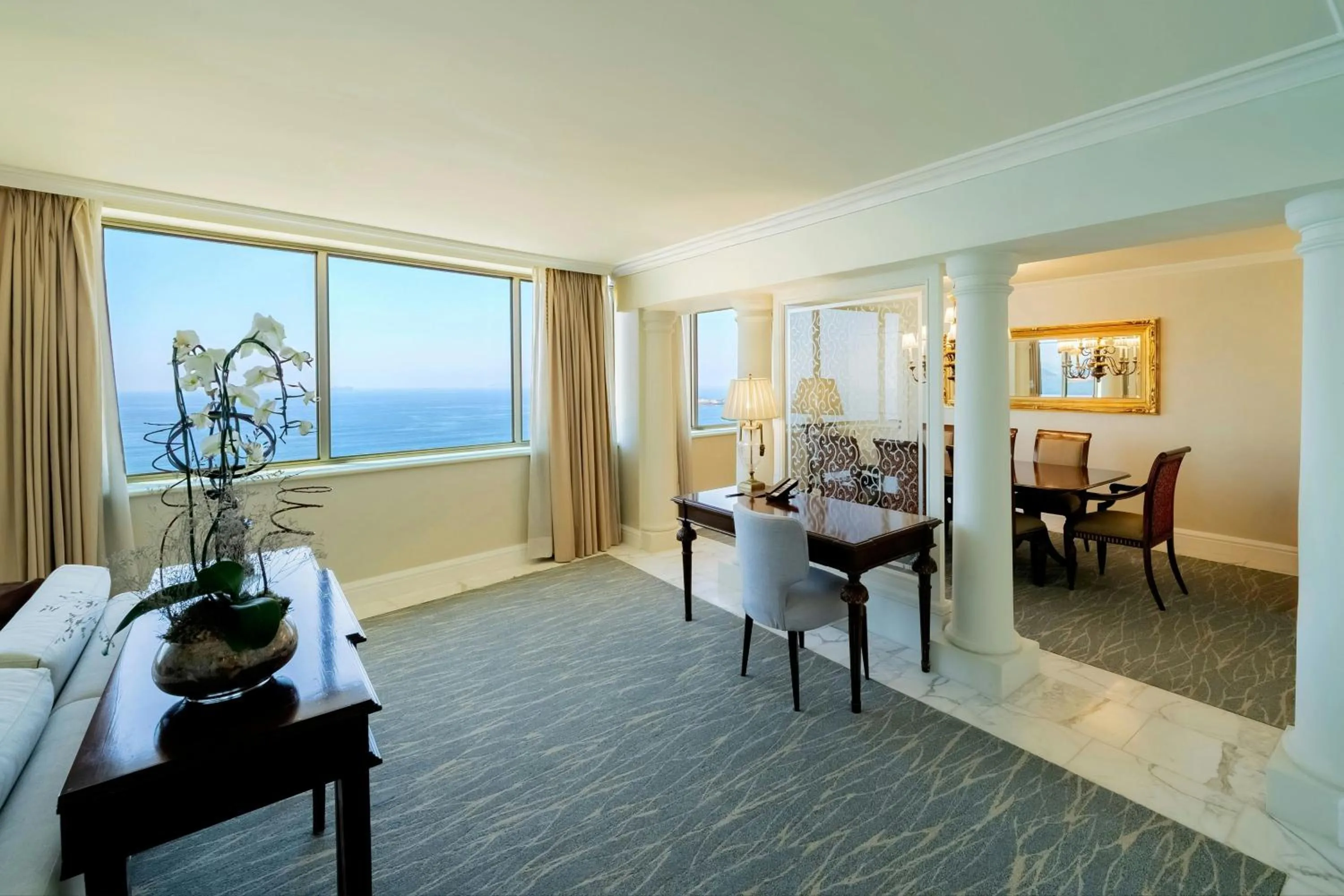 Photo of the whole room in JW Marriott Rio de Janeiro