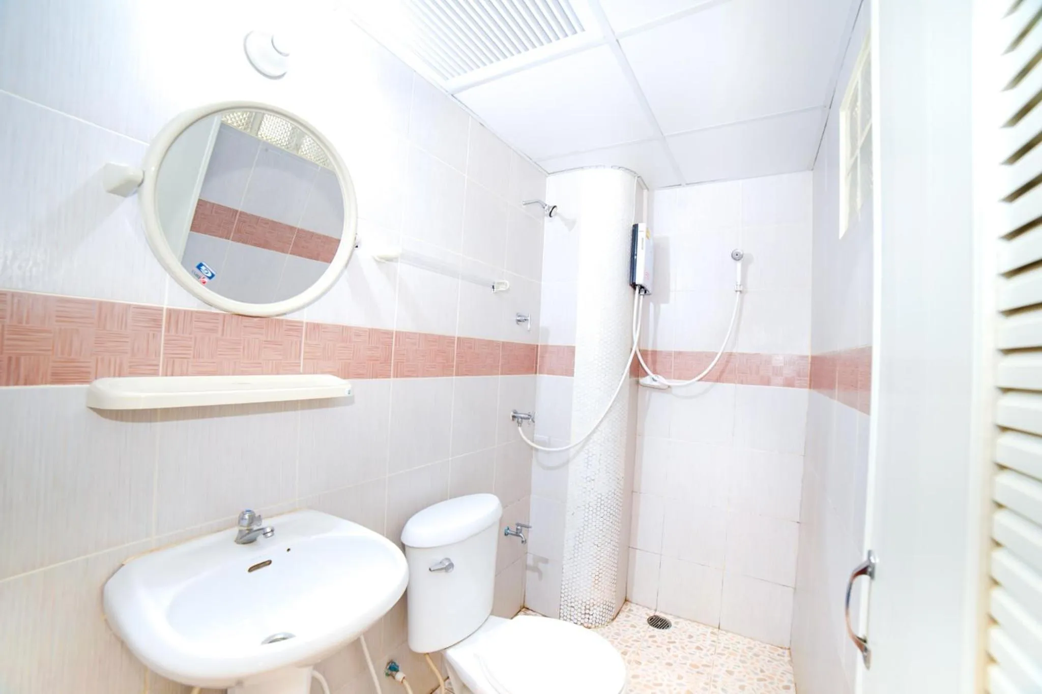 Bathroom in Pakdee House