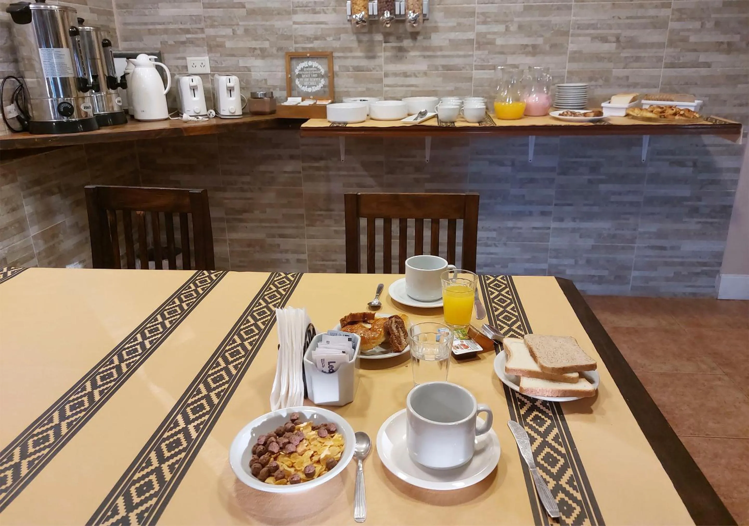 Coffee/tea facilities in Hostería Austral