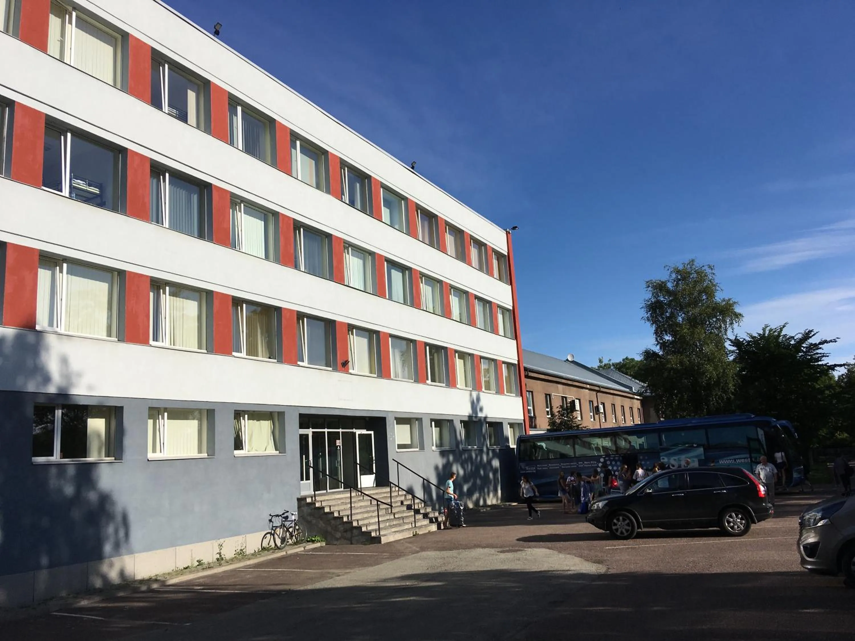 Facade/entrance in EHE Hostel
