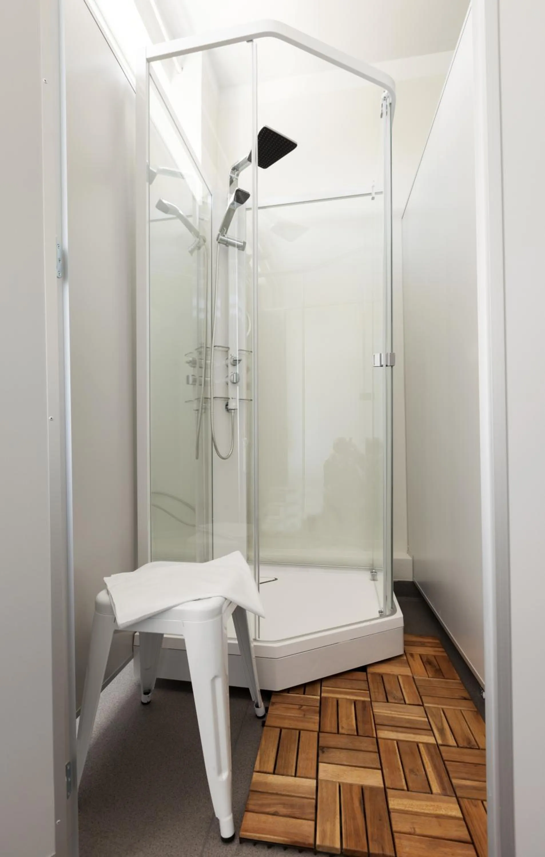 Bathroom in EHE Hostel