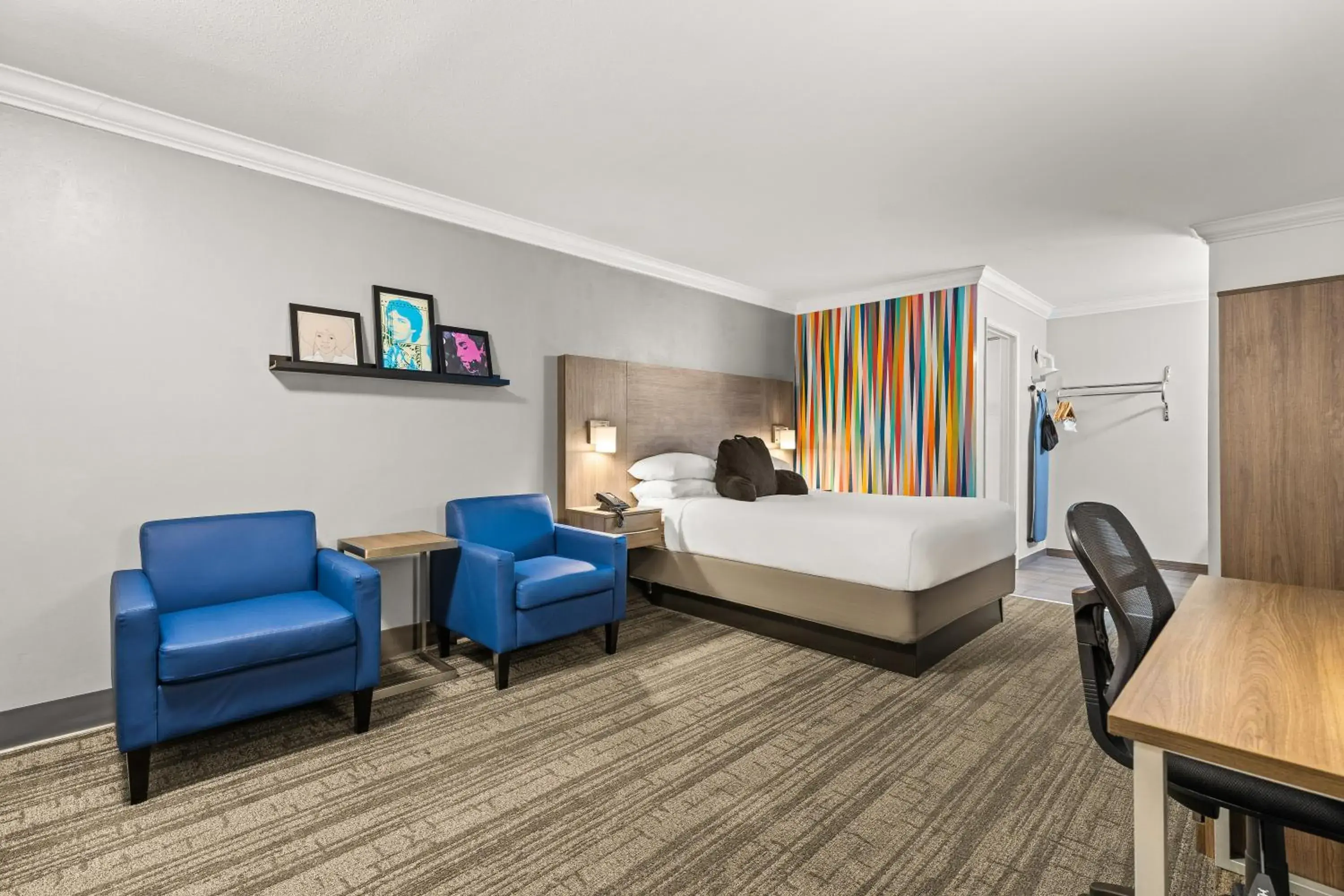 Queen Room - Non-Smoking in Signature Temecula Queen Room - Non-Smoking in Signature Temecula