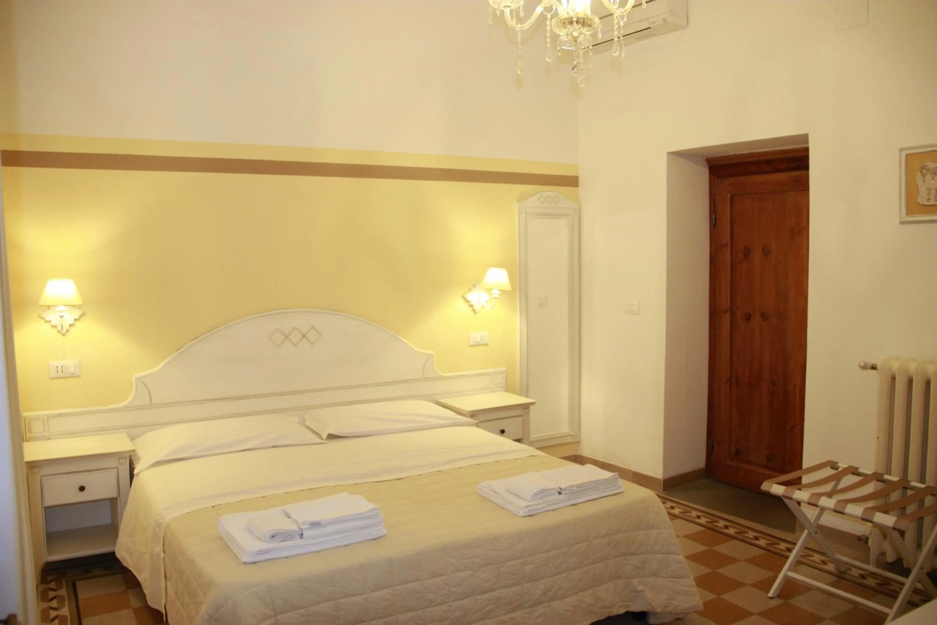 Photo of the whole room, Bed in Guest House Domo Florenzia