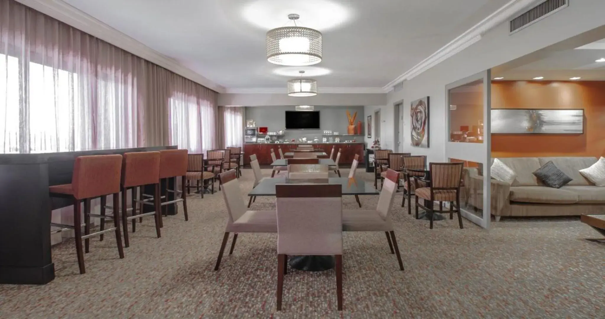 Executive King Guest Room with Lounge Access in Marriott São Paulo Airport Hotel Executive King Guest Room with Lounge Access in Marriott São Paulo Airport Hotel