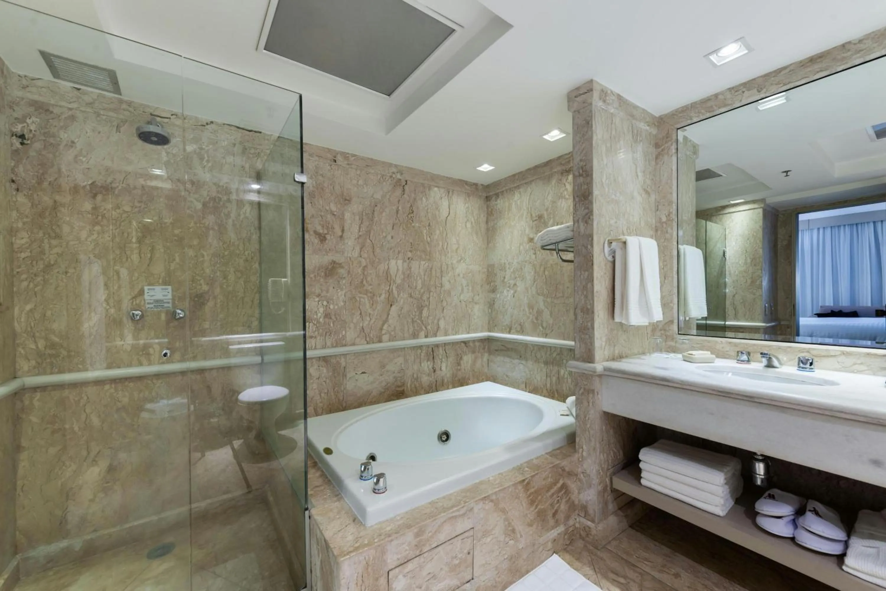 Bathroom in Marriott São Paulo Airport Hotel