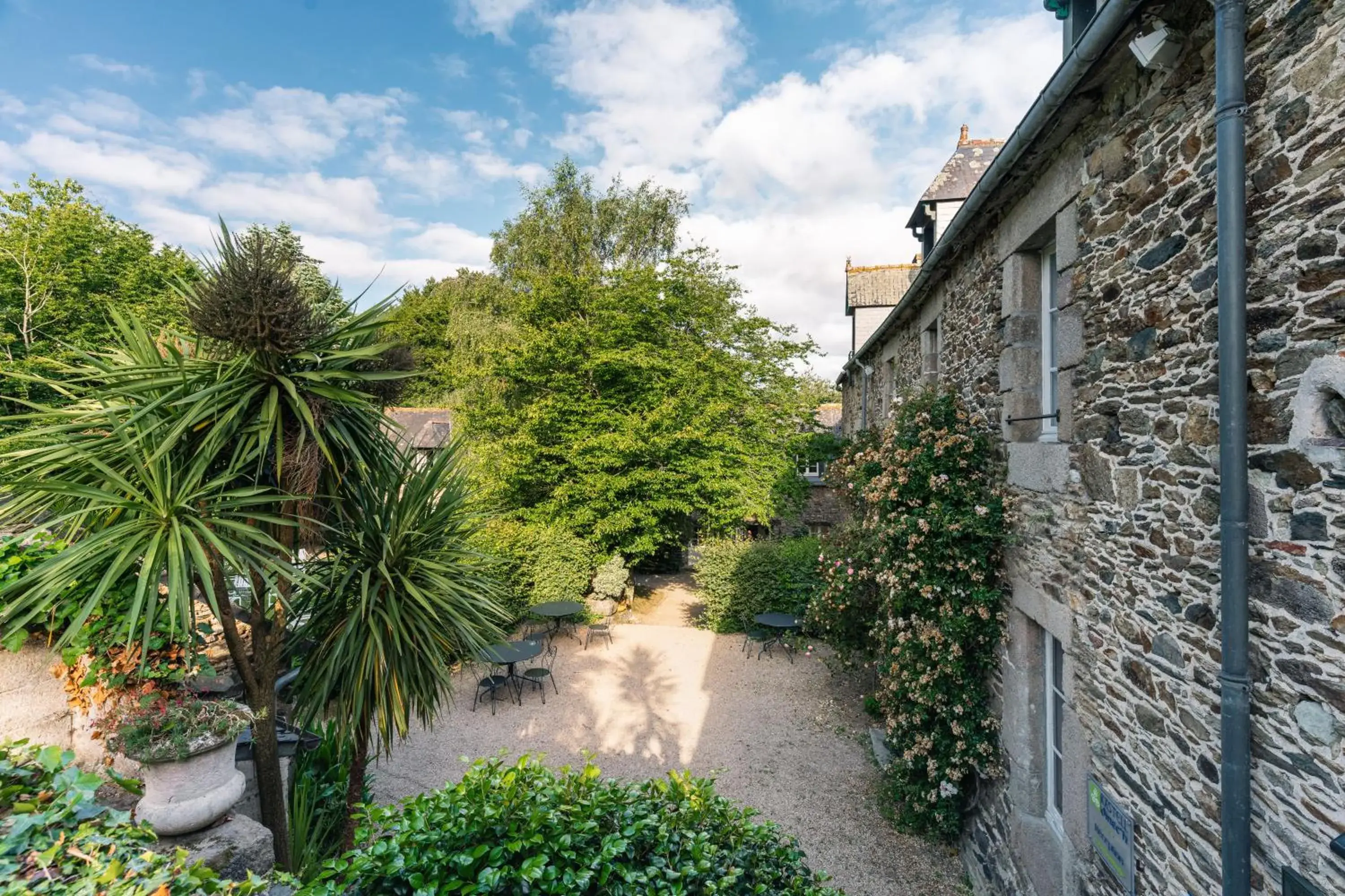 Property building in Hôtel Kastell Dinec'h Property building in Hôtel Kastell Dinec'h