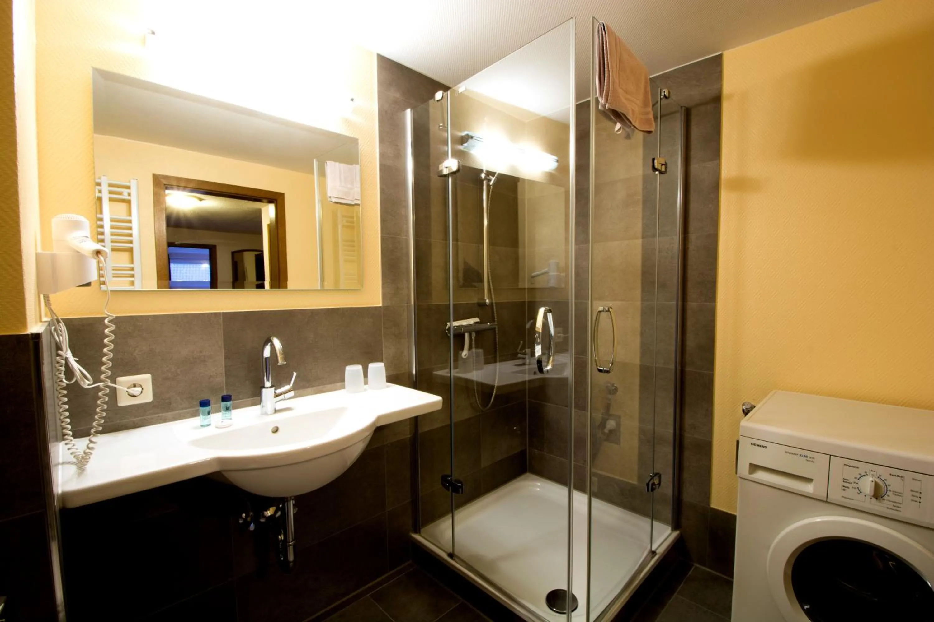 Double Room with Balcony - single occupancy in Hotel Garni Zur Alten Post