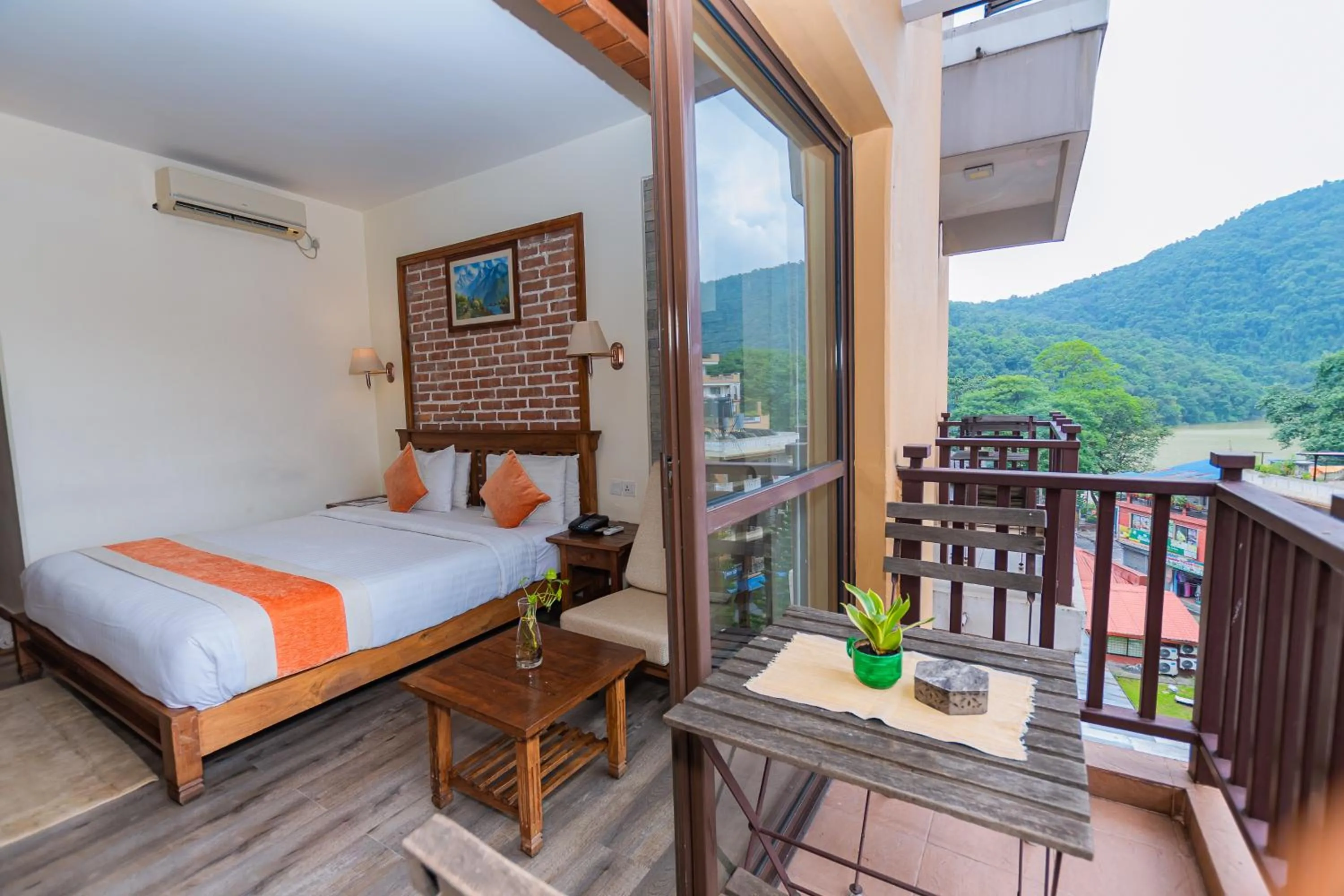 Lake view, Bed in Pokhara Batika