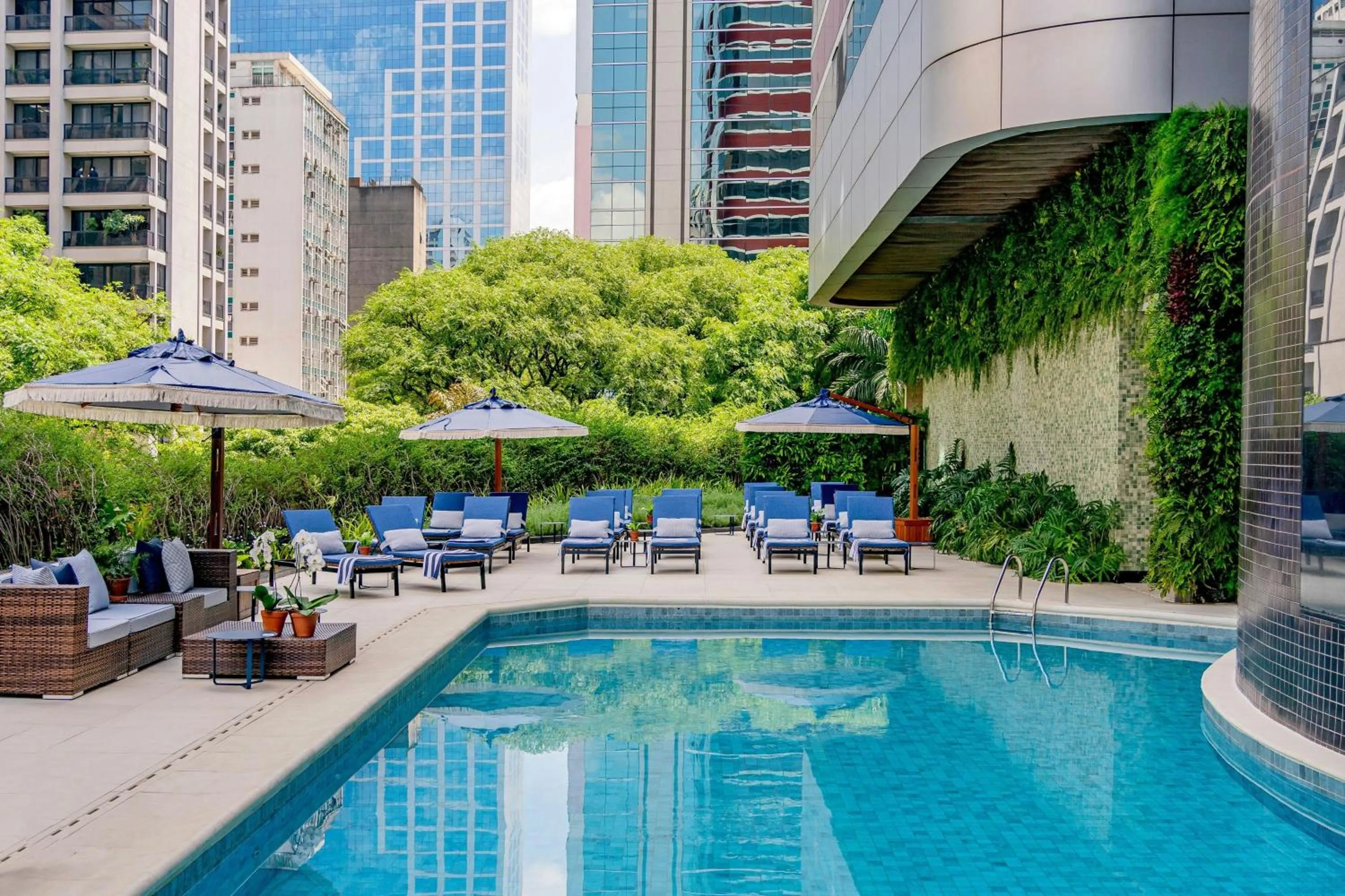 Swimming pool in Renaissance São Paulo Hotel