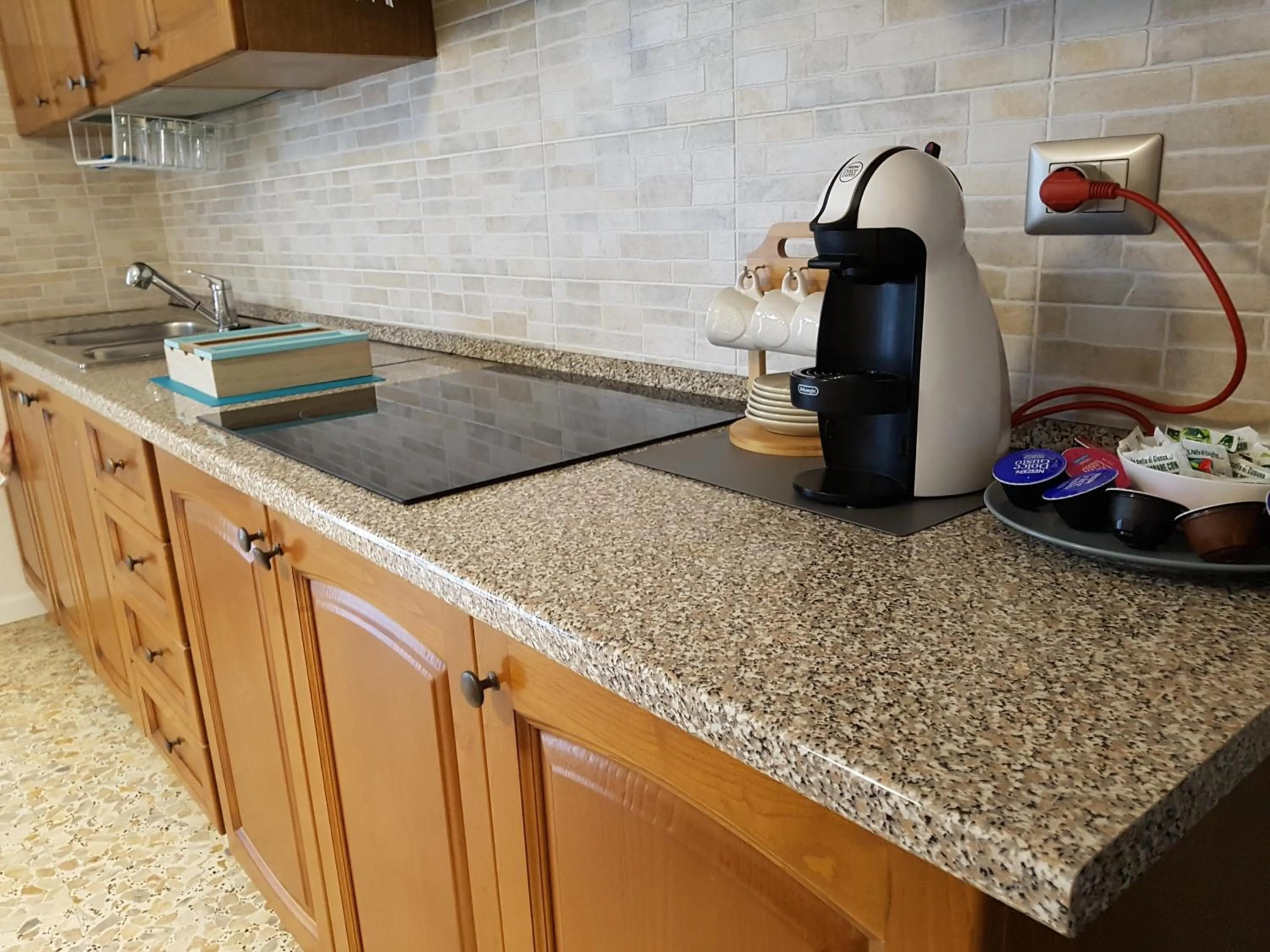 Communal kitchen in B&B Buscemi