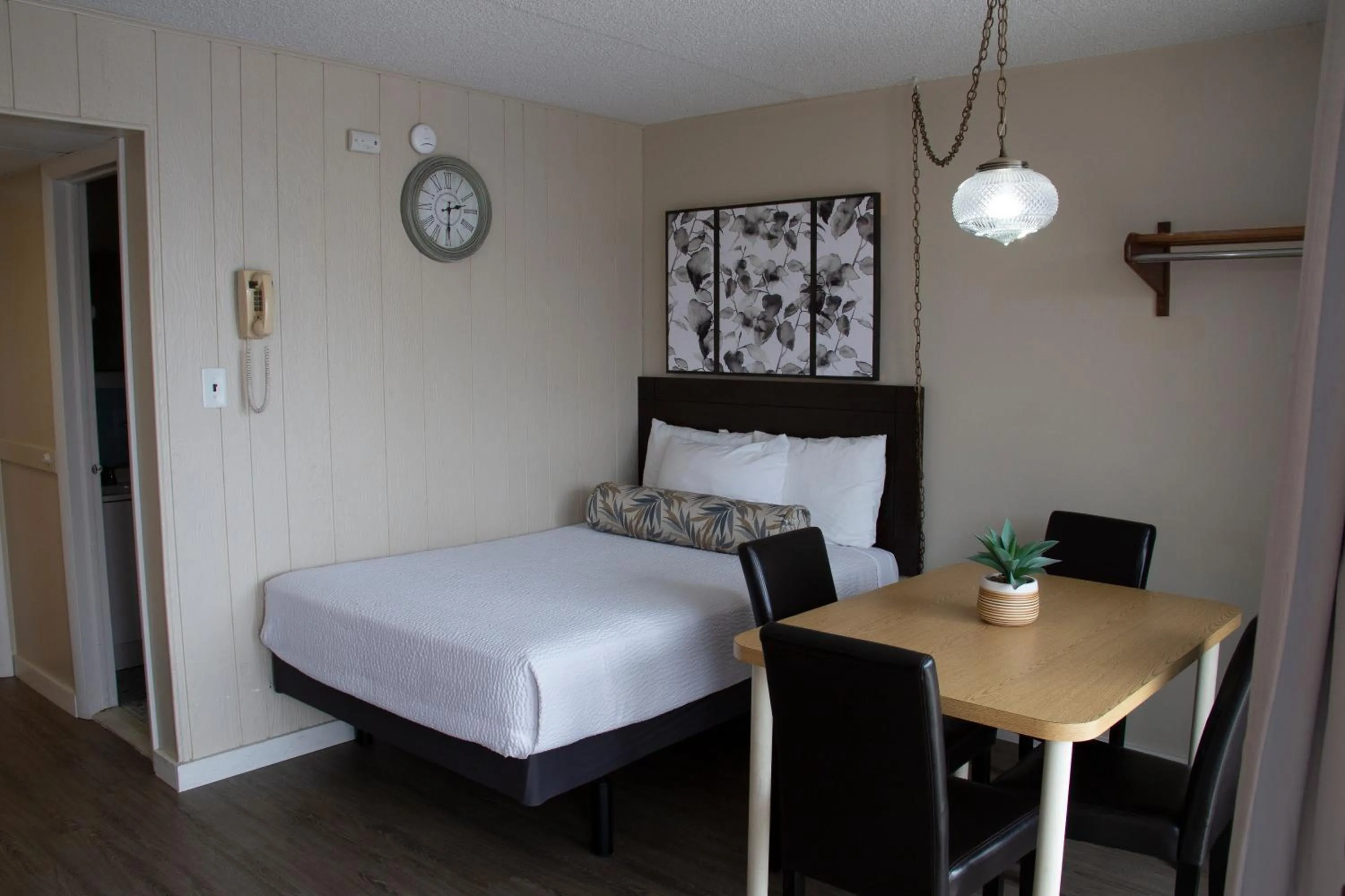 Bed in Florentine Family Motel