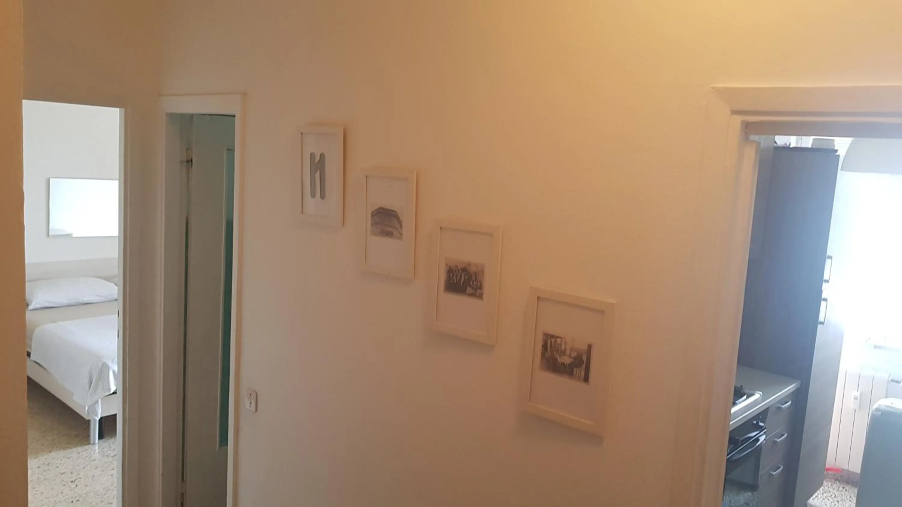 Kitchen or kitchenette, Bed in Enjoy Apartment Gorla