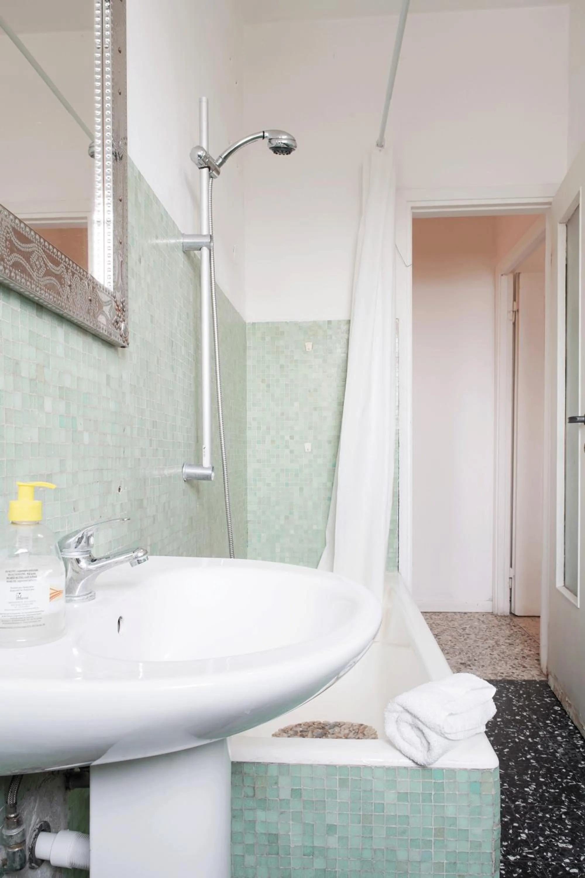 Bathroom in Enjoy Apartment Gorla