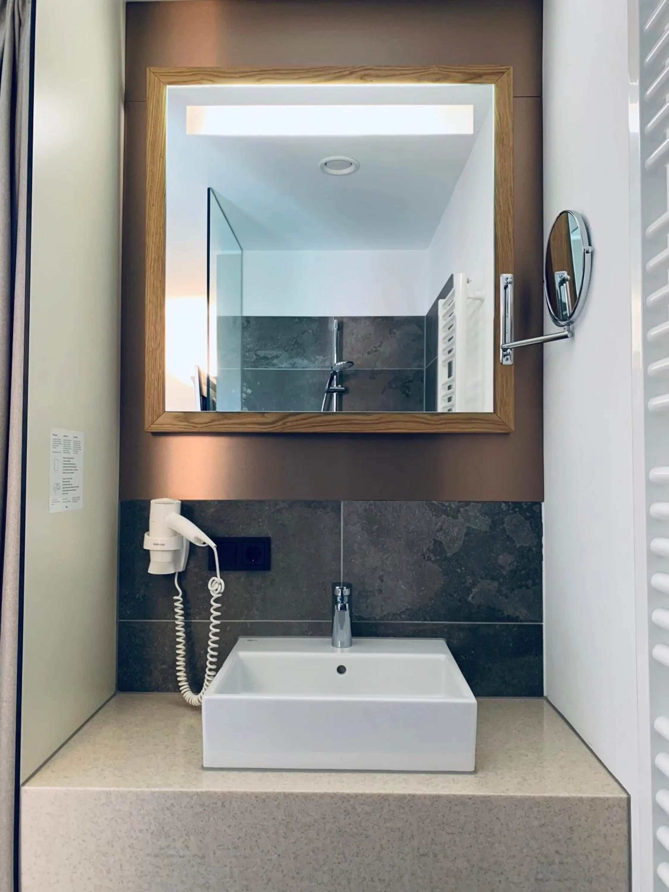 Bathroom in Stadthotel Kachelofen