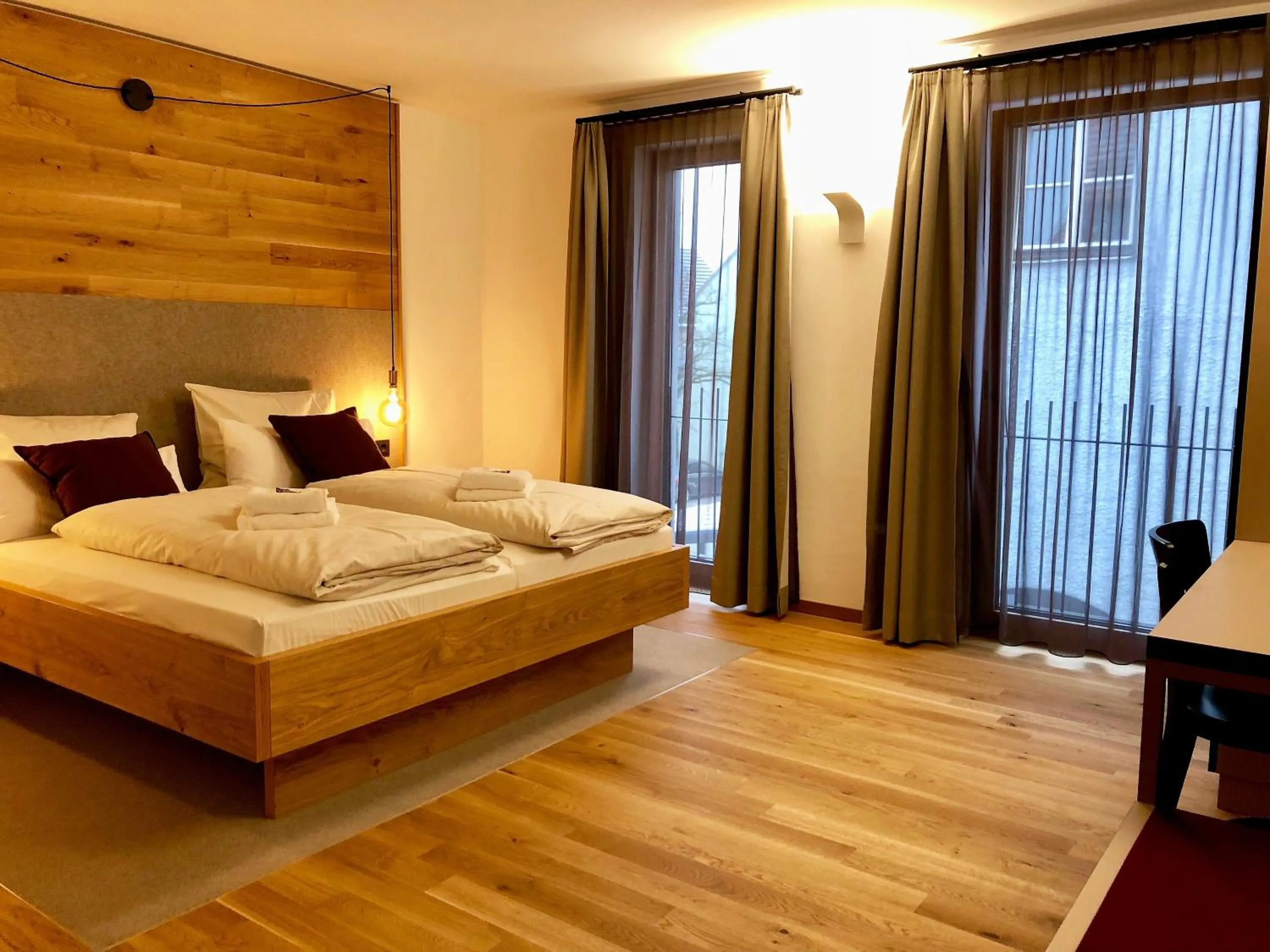 Photo of the whole room, Bed in Stadthotel Kachelofen