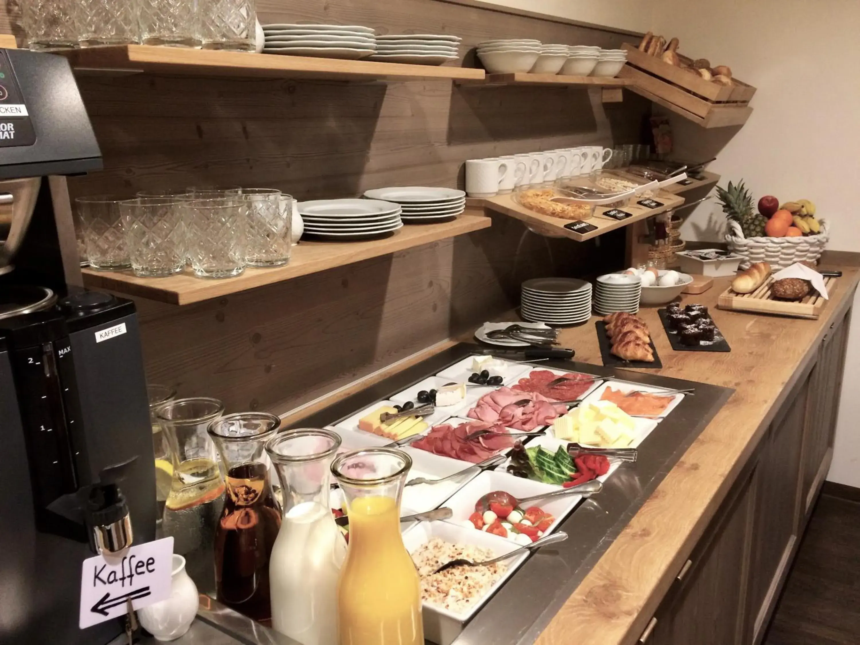 Restaurant/places to eat in Stadthotel Kachelofen Restaurant/places to eat in Stadthotel Kachelofen