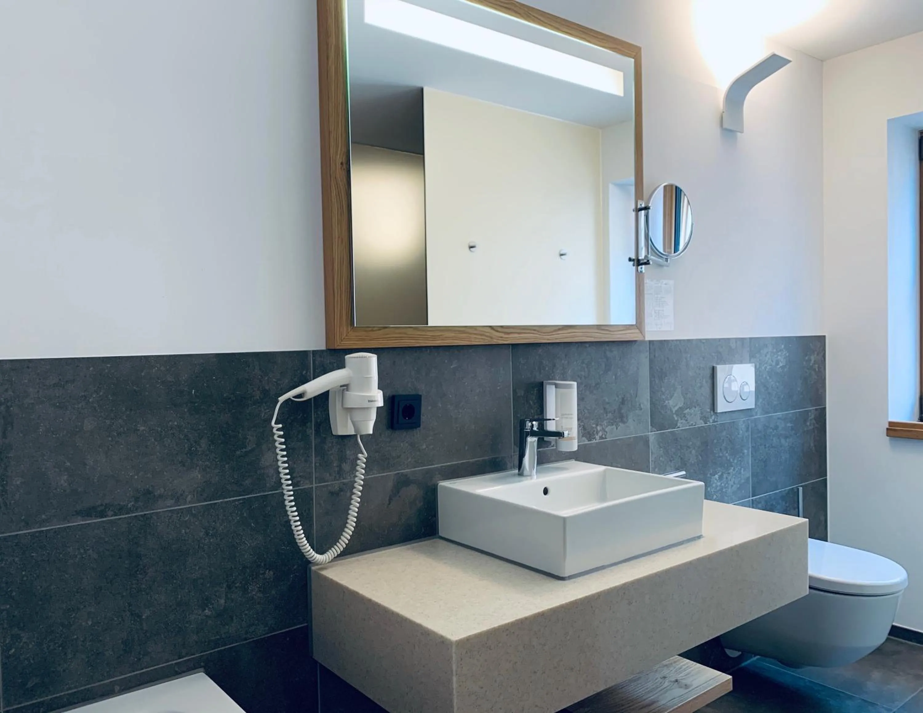 Bathroom in Stadthotel Kachelofen