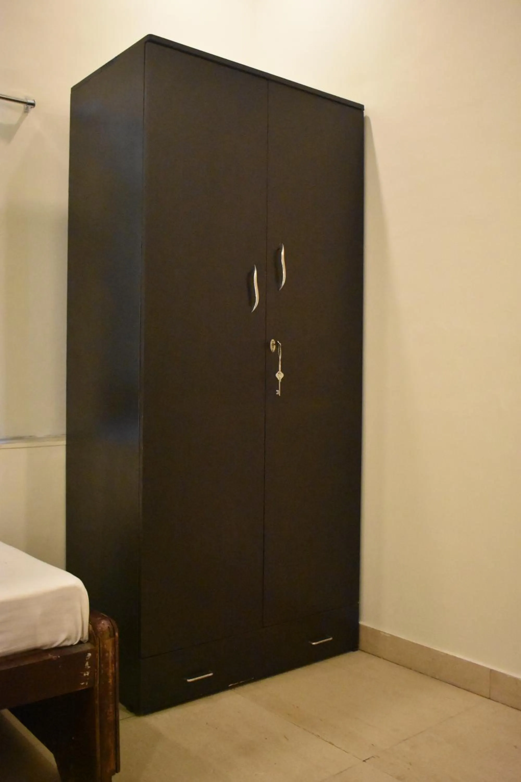 wardrobe in Blue Beds Hostel
