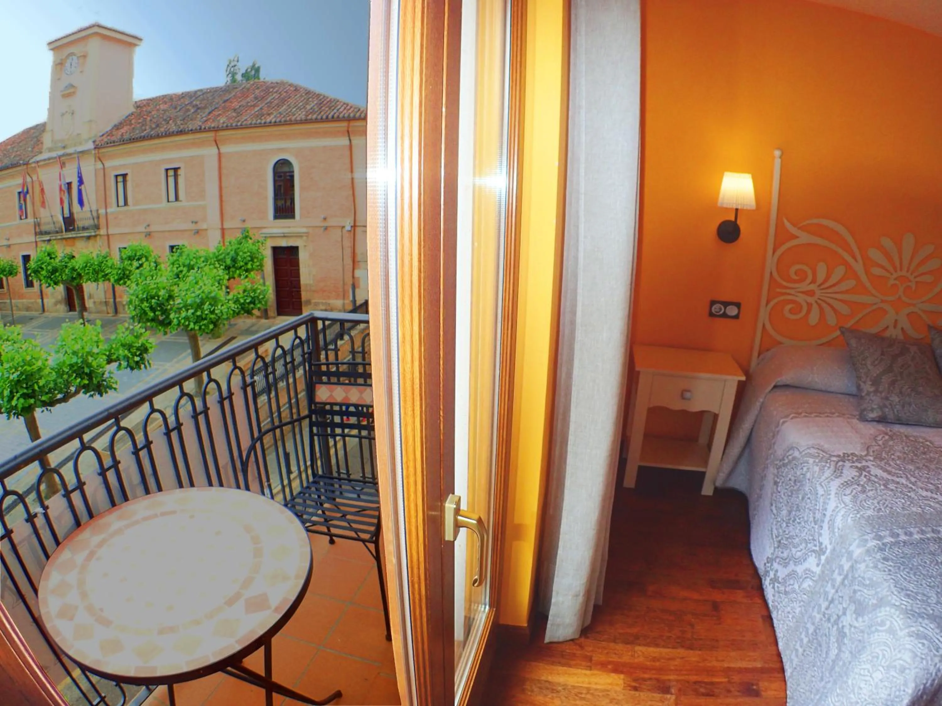 Hostal plaza mayor carrión de los condes