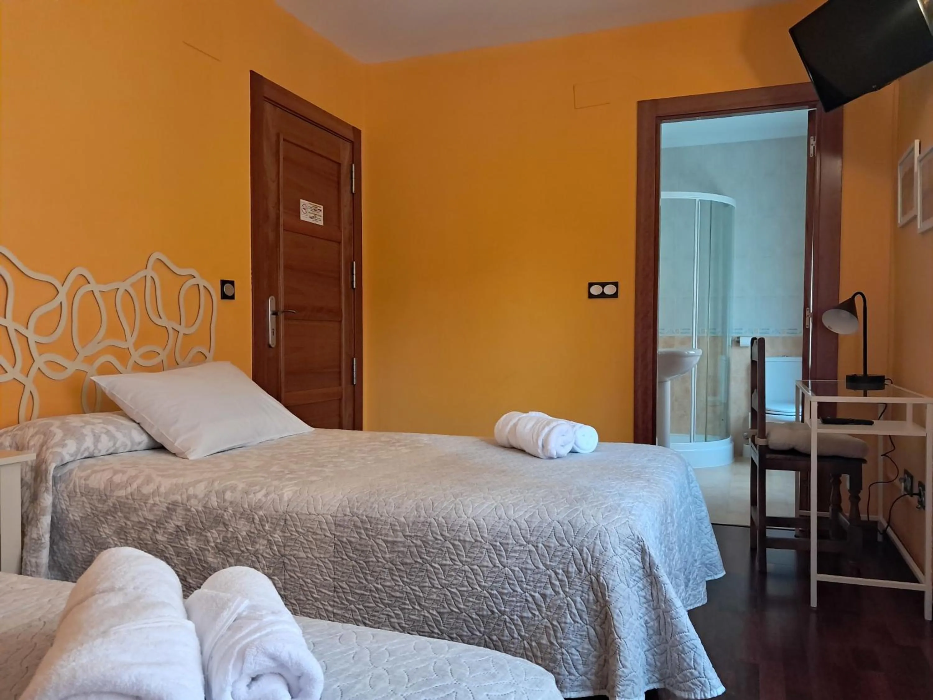 Bed in Hostal plaza mayor carrión de los condes