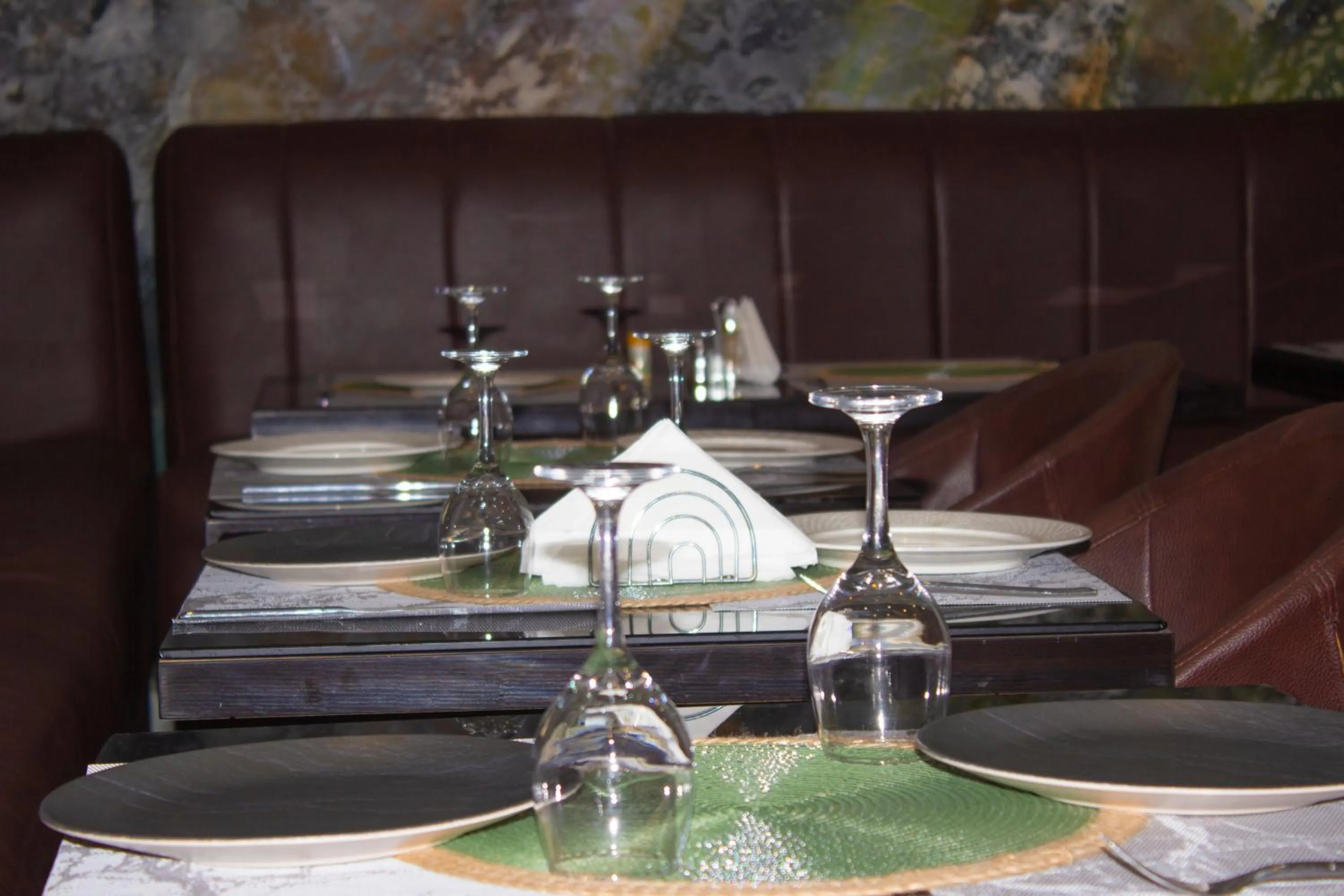 Restaurant/places to eat in Hotel M'Rode