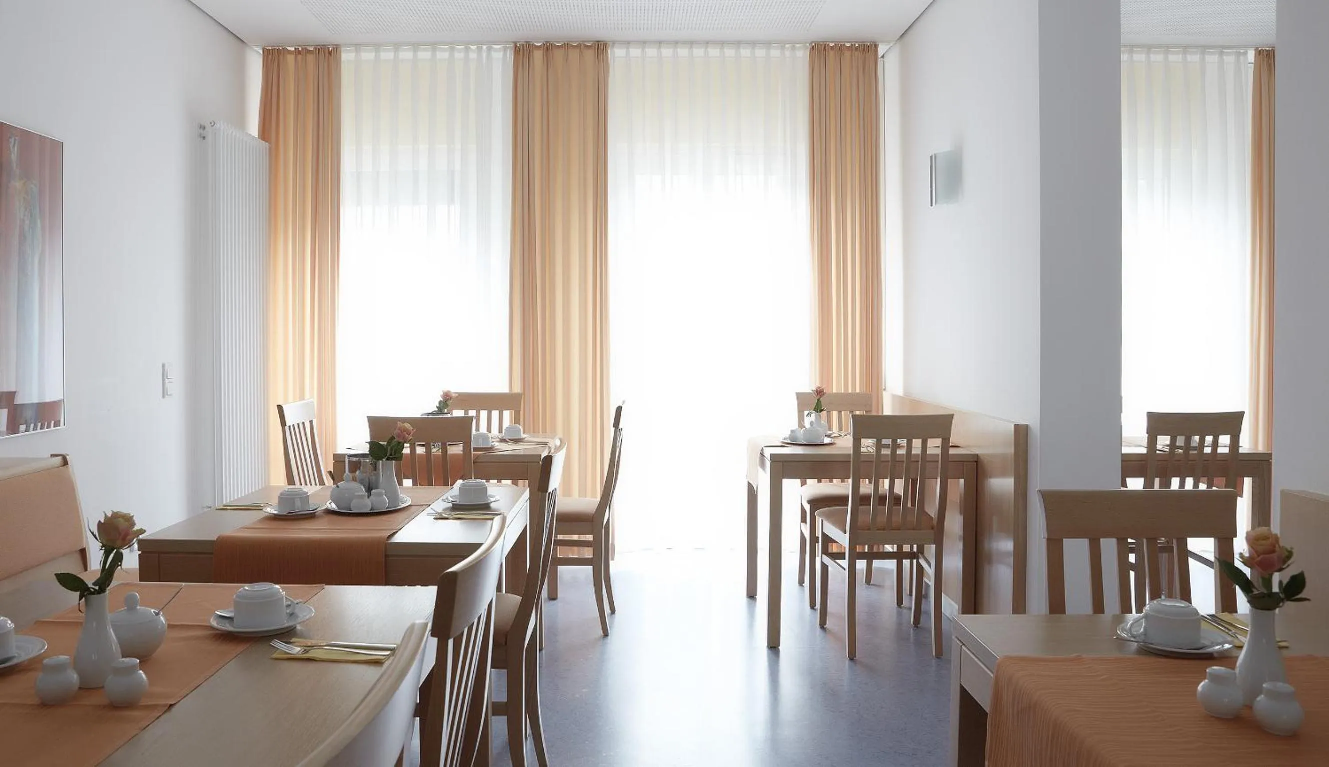 Restaurant/places to eat in bfwhotel und Tagungszentrum