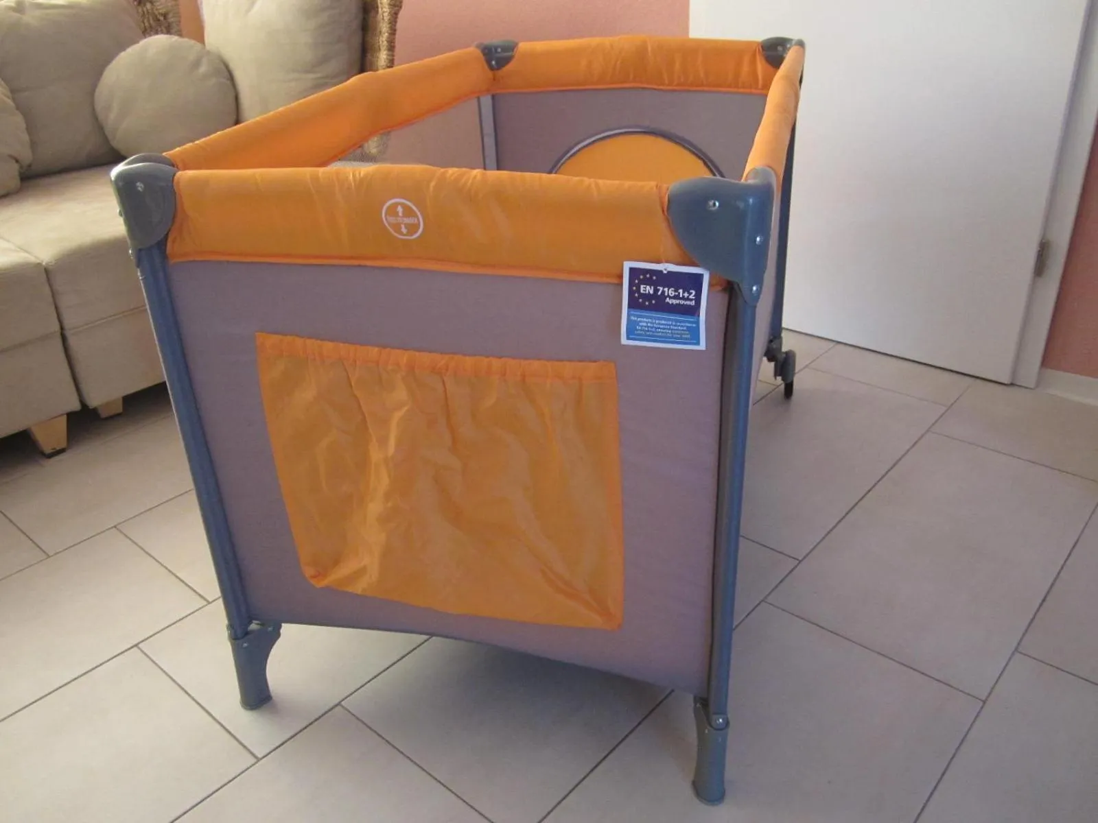 Decorative detail, Bed in Boardinghouse Wittenberg