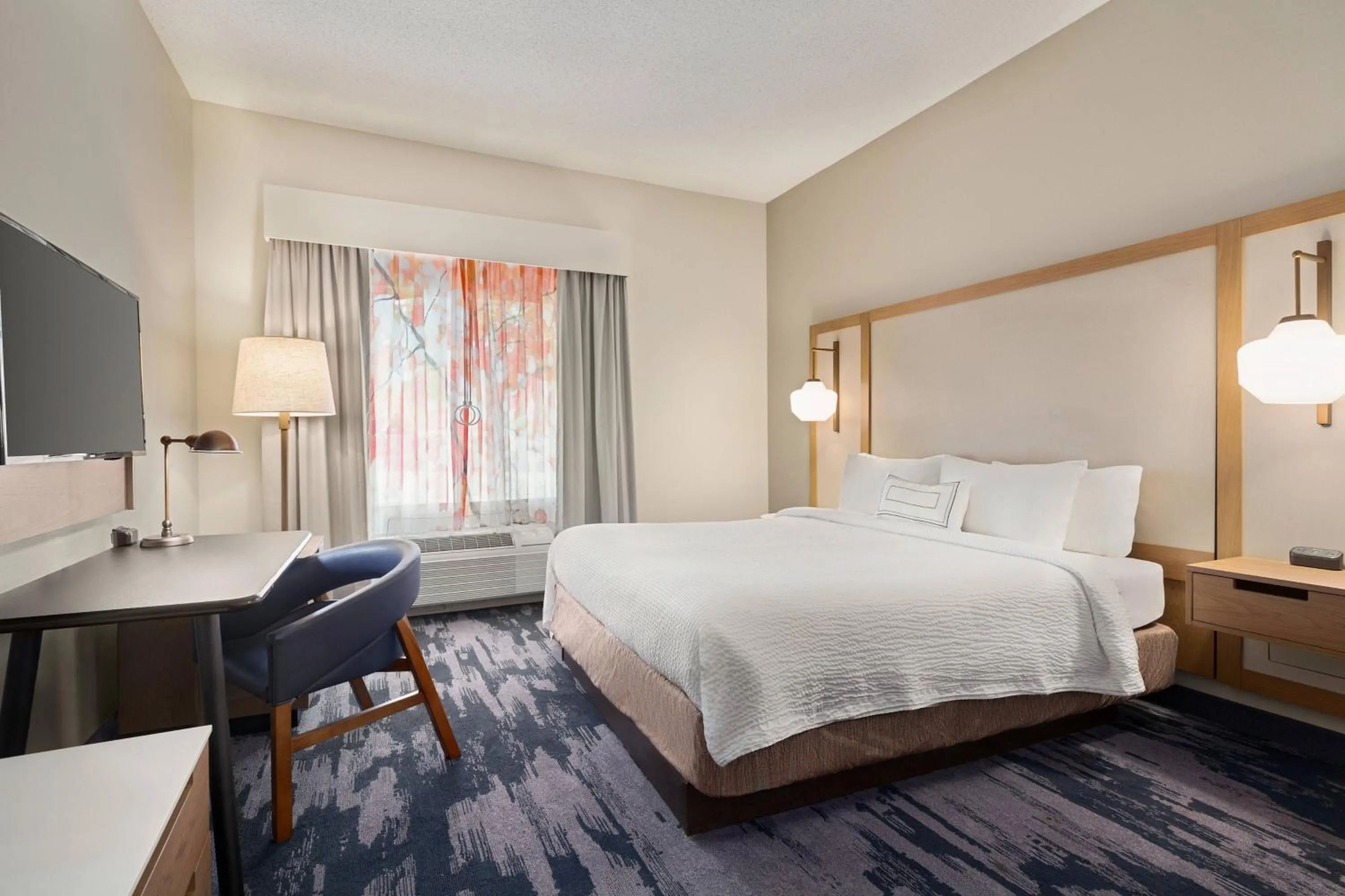 Photo of the whole room, Bed in Fairfield Inn & Suites by Marriott Reno Sparks