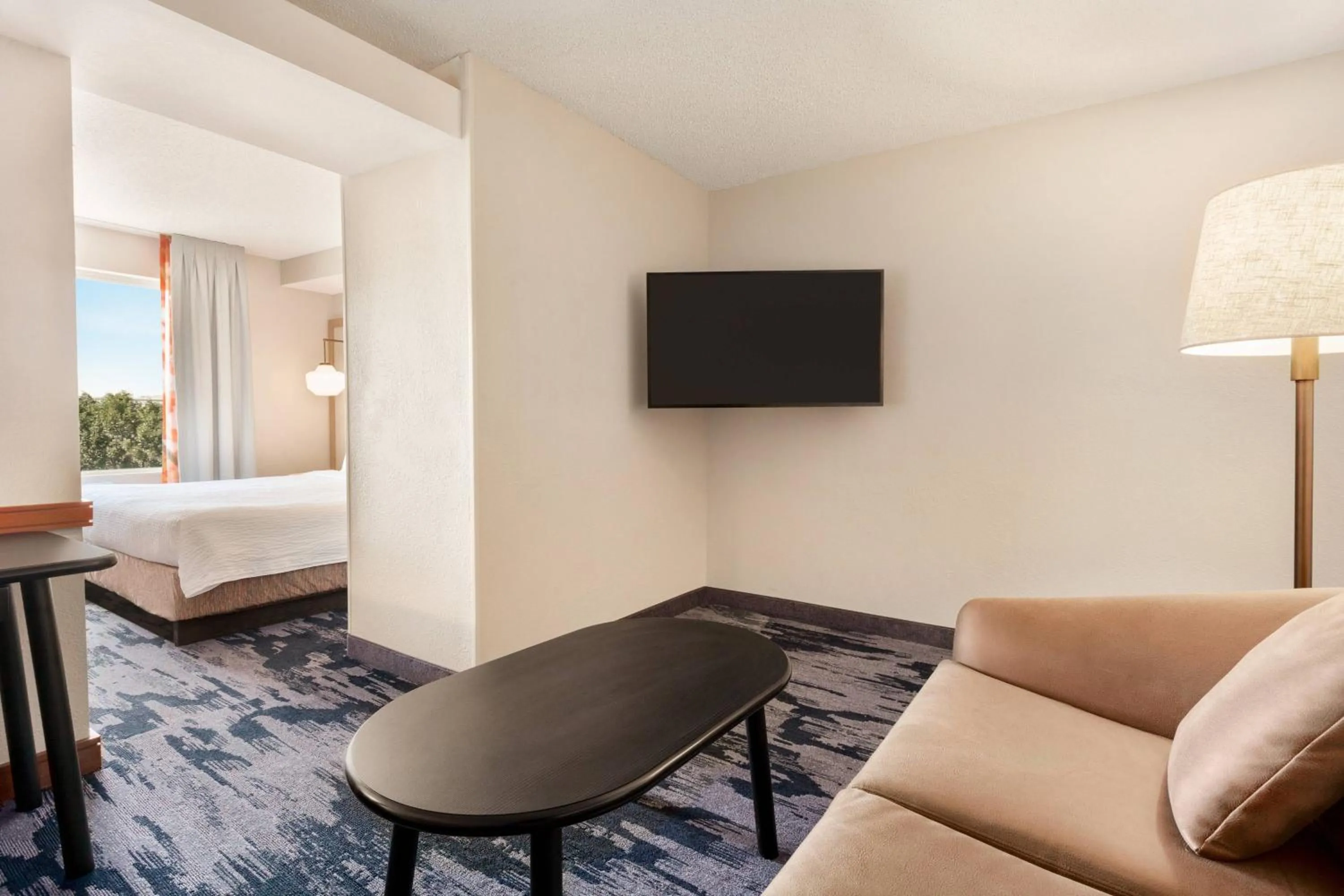 Living room, Bed in Fairfield Inn & Suites by Marriott Reno Sparks
