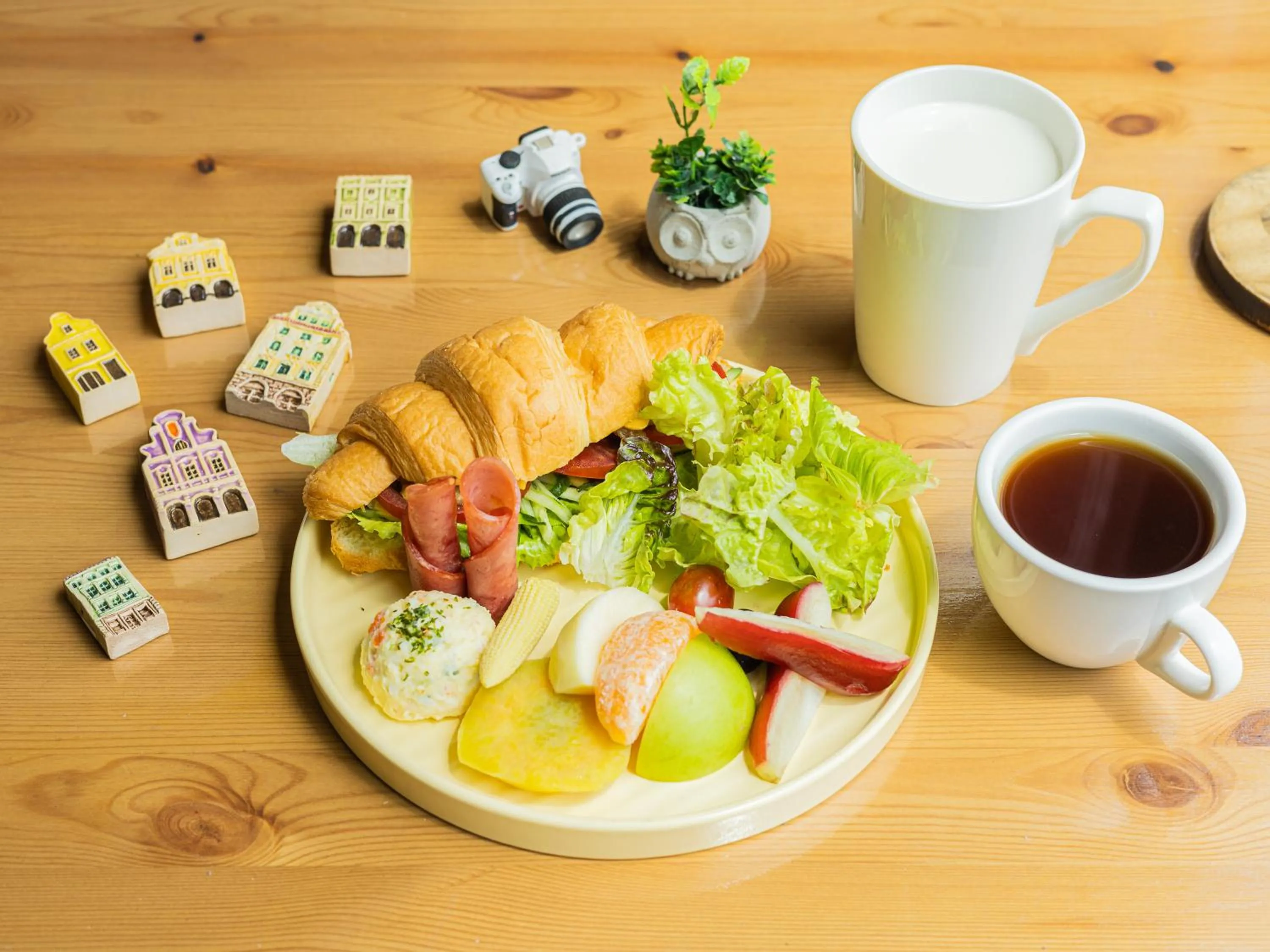 Breakfast in Bishui Shanju Lakeside B&B