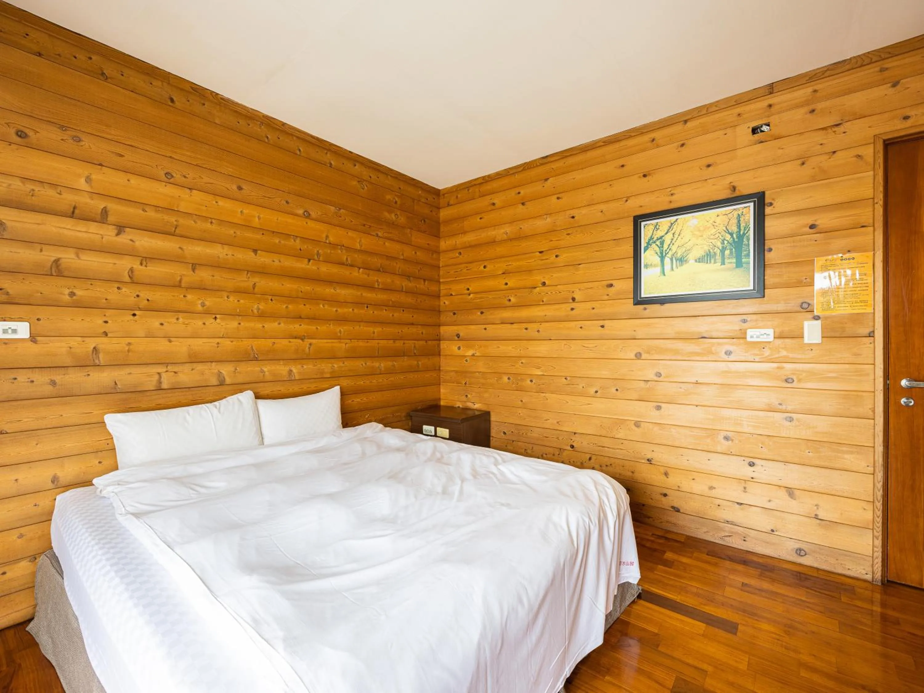 Bed in Bishui Shanju Lakeside B&B