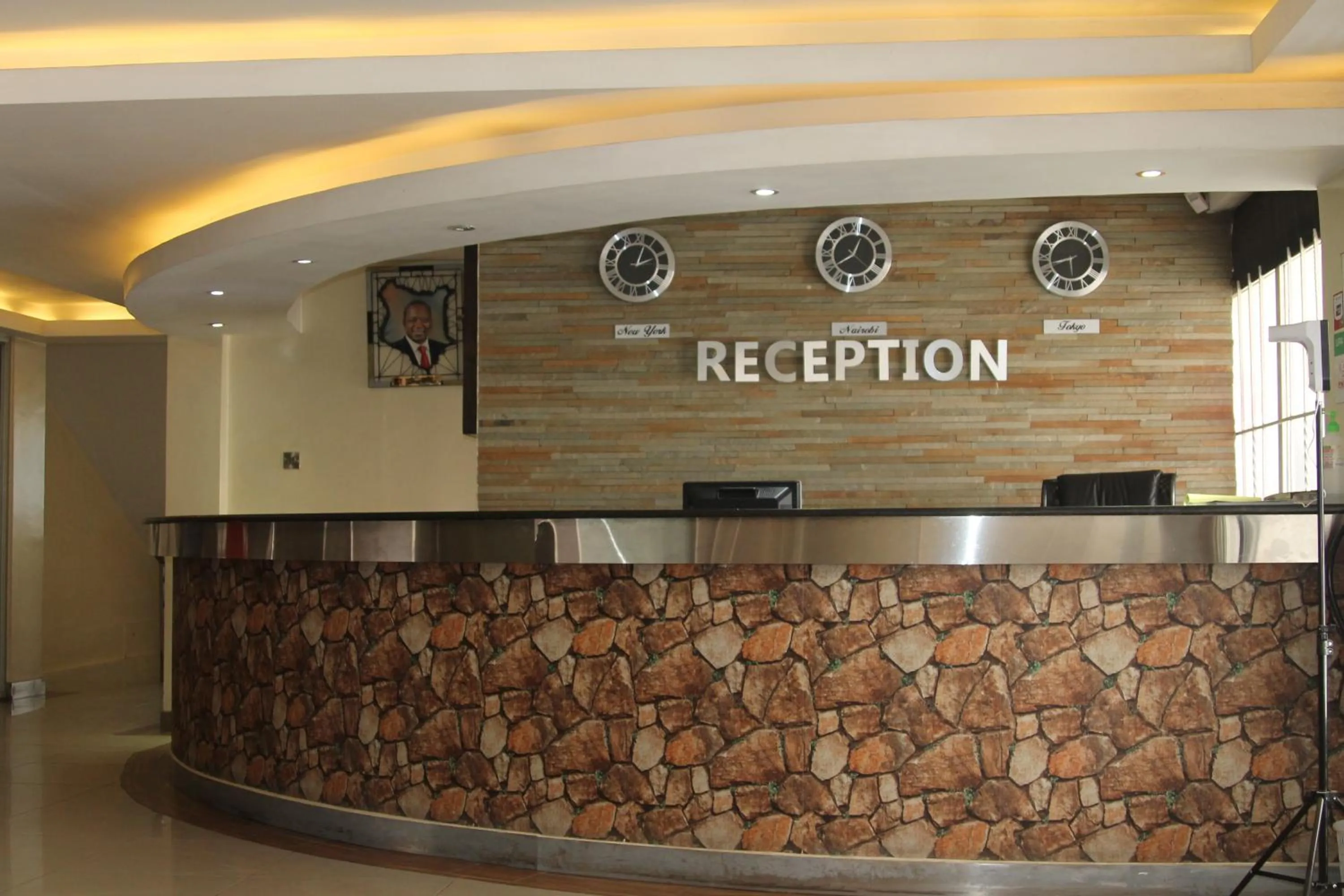 Lobby or reception in Airport Landing Hotel